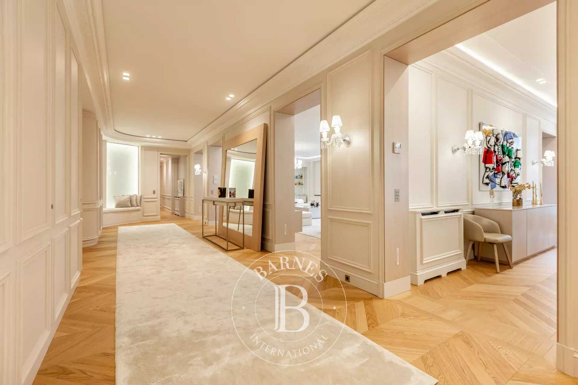 Paris  - Appartement  5 Chambres