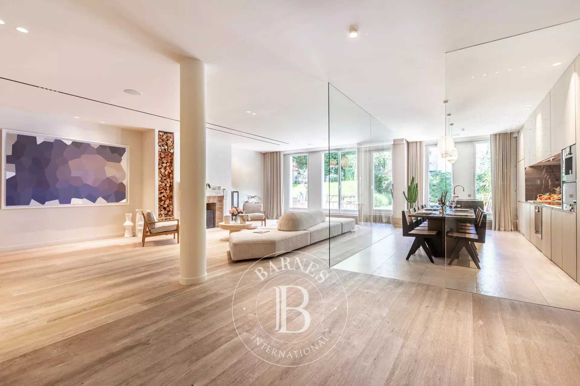 Paris  - Triplex  6 Chambres