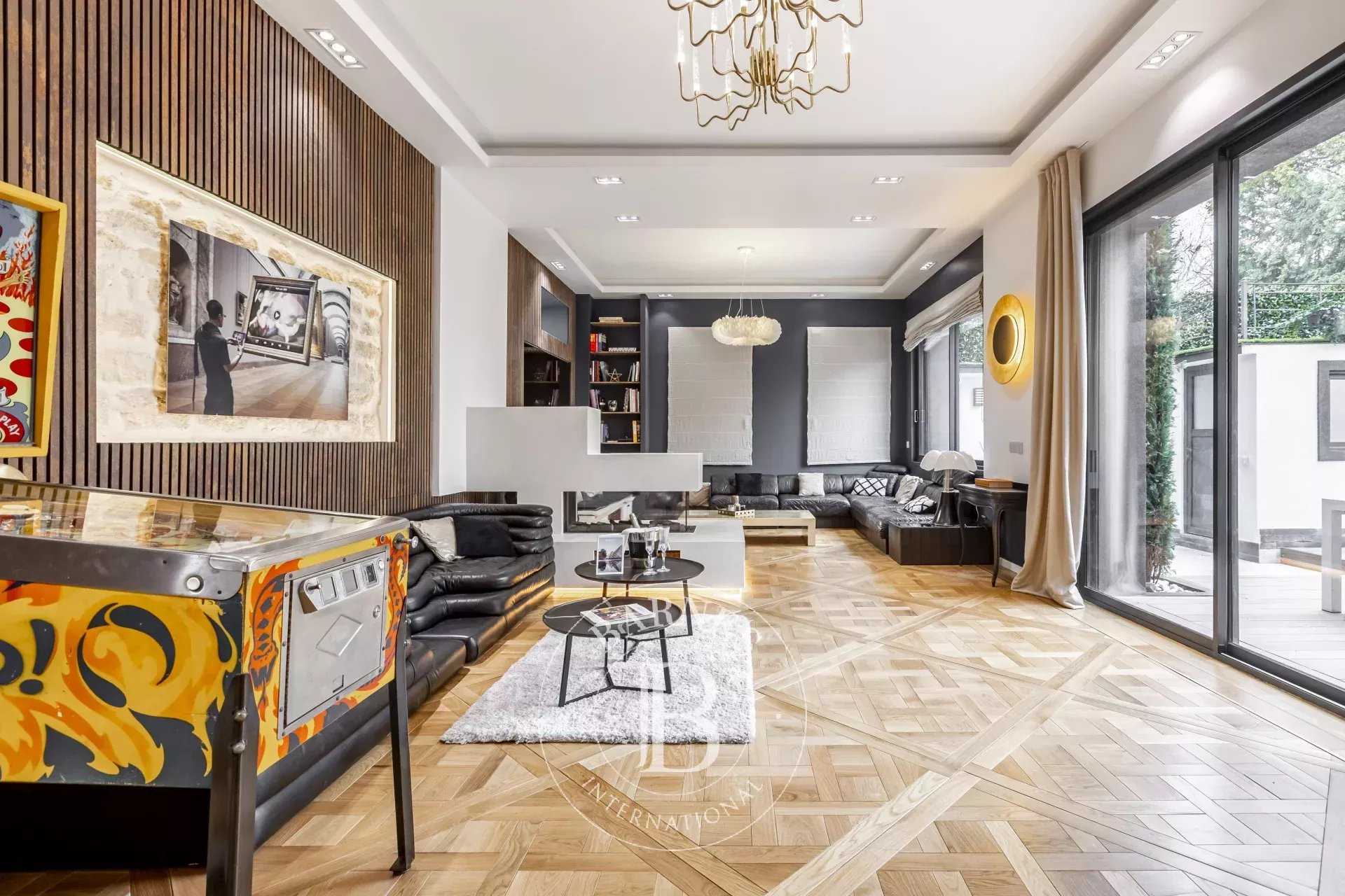 Paris  - Maison de ville  5 Chambres