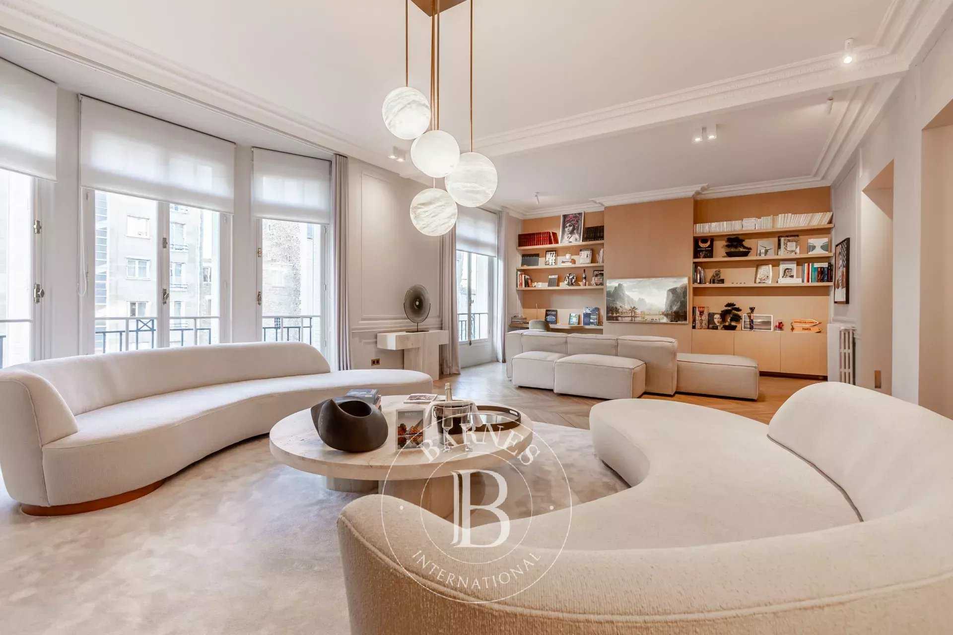 Paris  - Appartement  5 Chambres