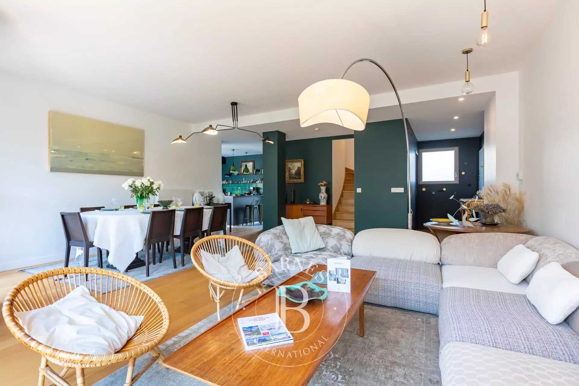 Issy-les-Moulineaux  - Duplex  2 Chambres