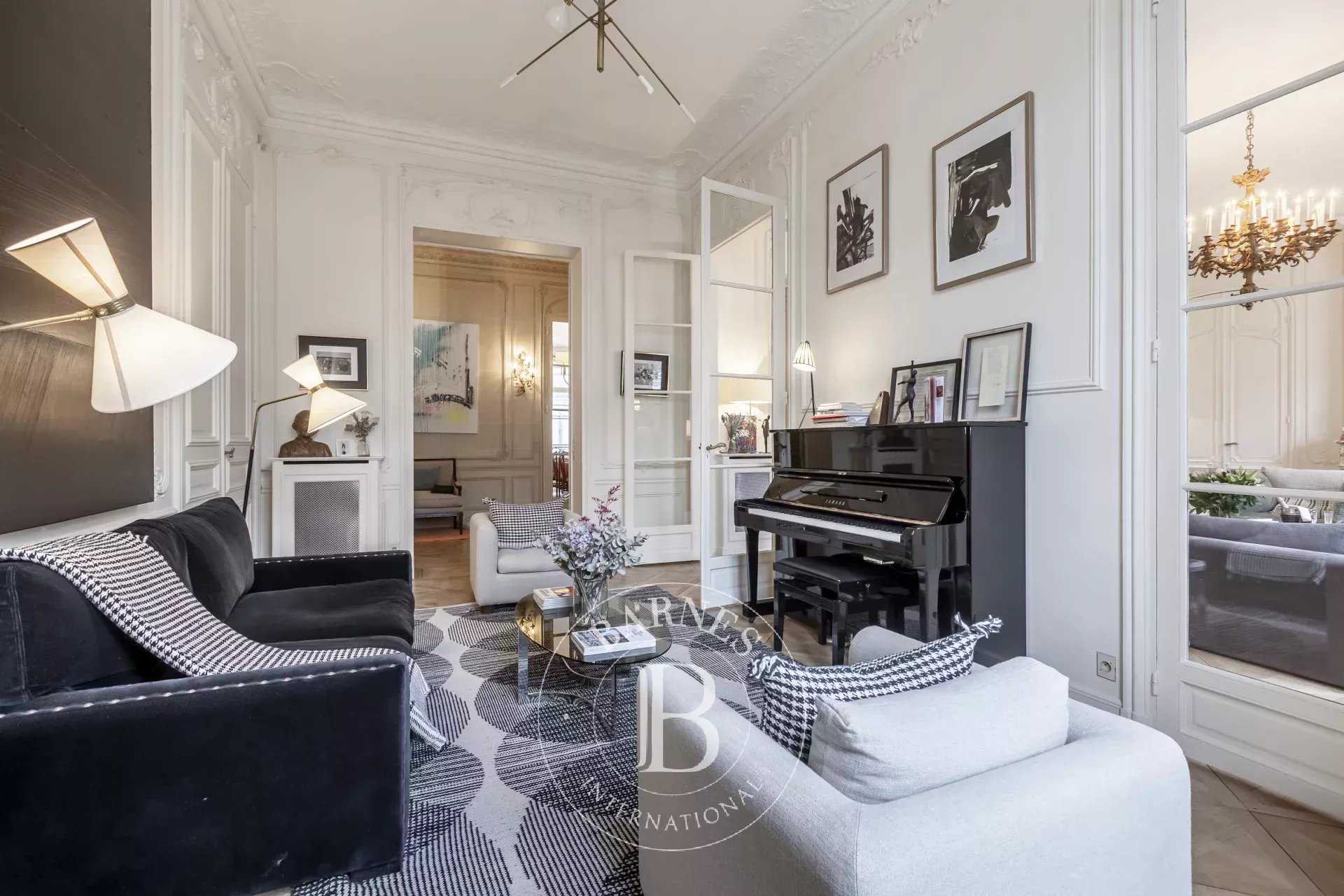 Paris  - Appartement  4 Chambres