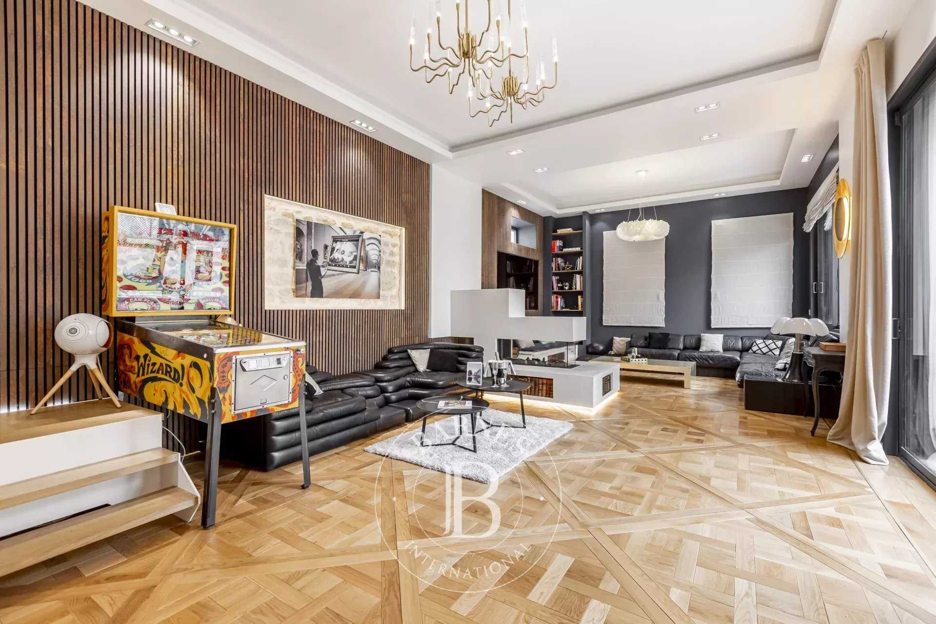 Paris  - Maison de ville  5 Chambres