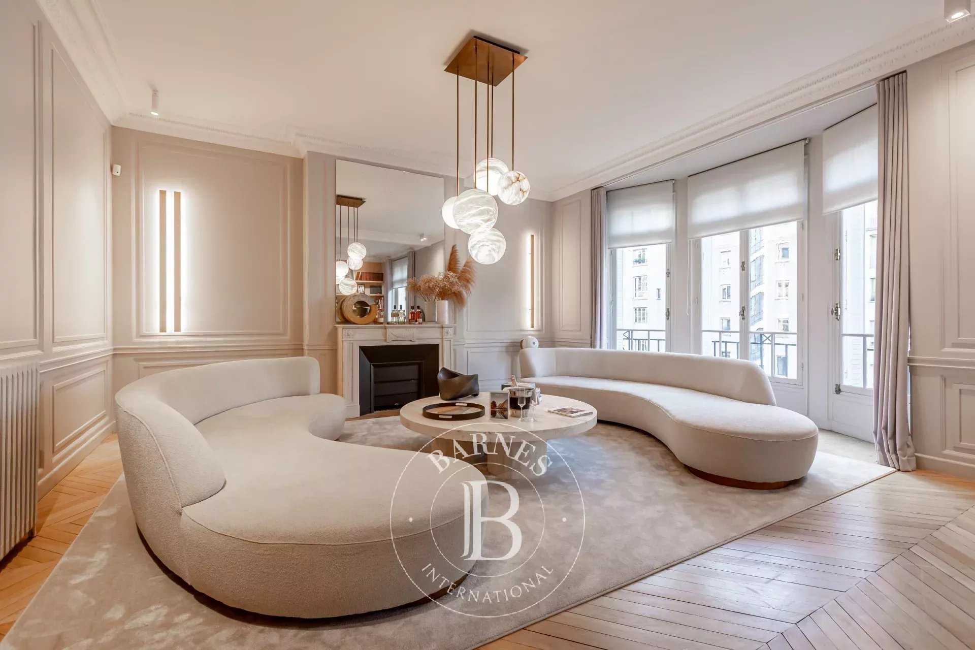 Paris  - Appartement  5 Chambres