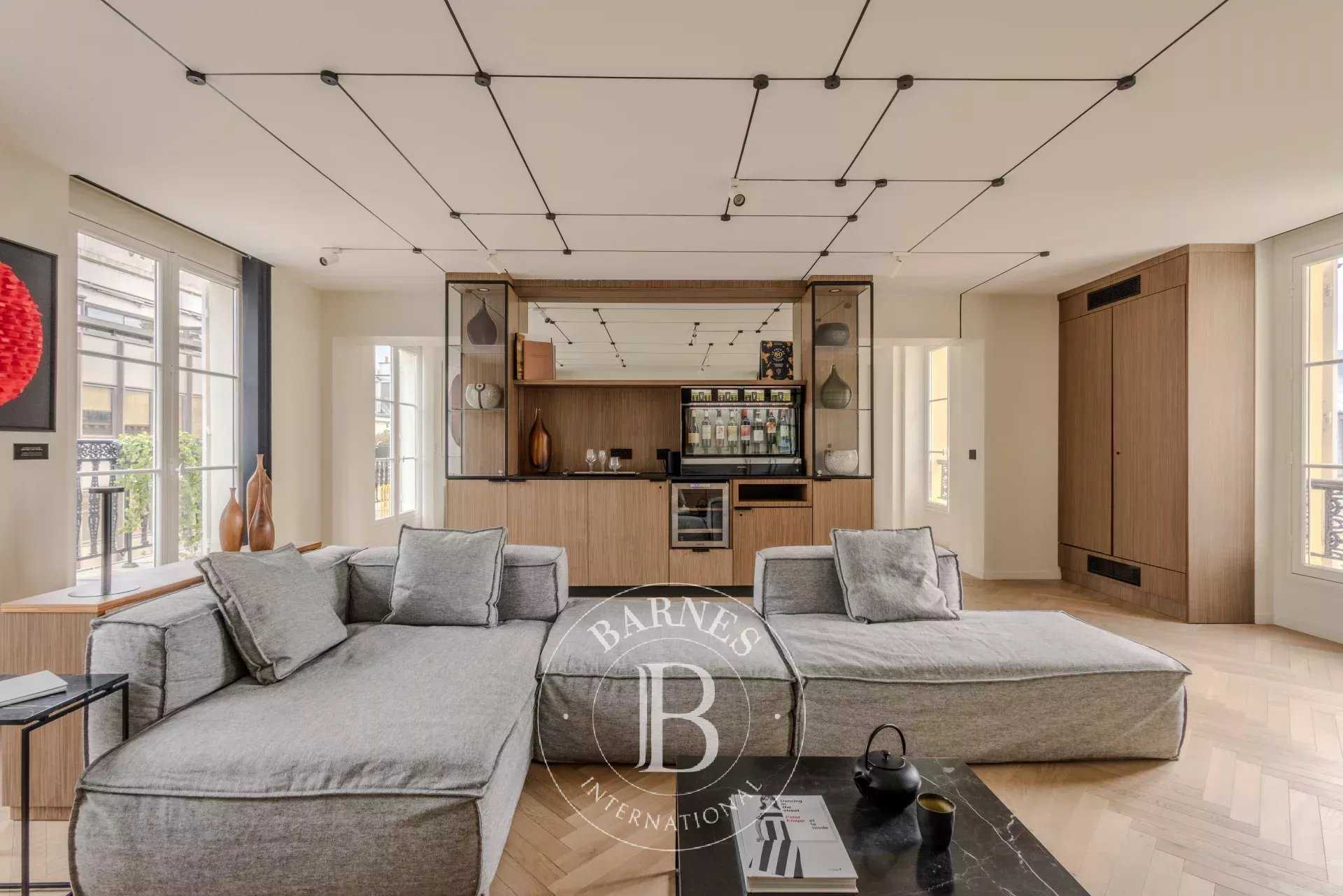 PARIS VIII - APPARTEMENT 3 CHAMBRES - 6 PERSONNES picture 20