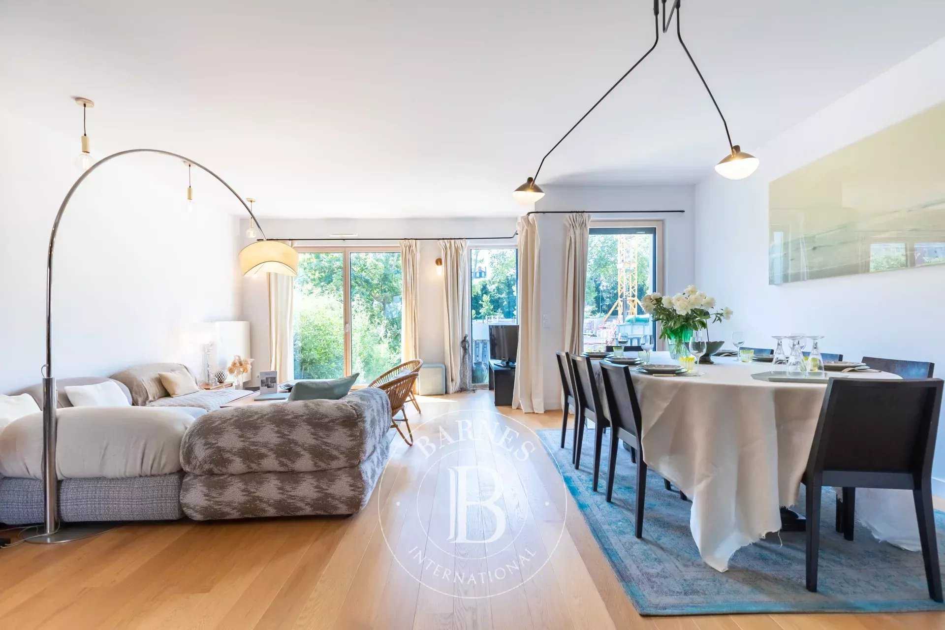 Issy-les-Moulineaux  - Duplex  2 Chambres