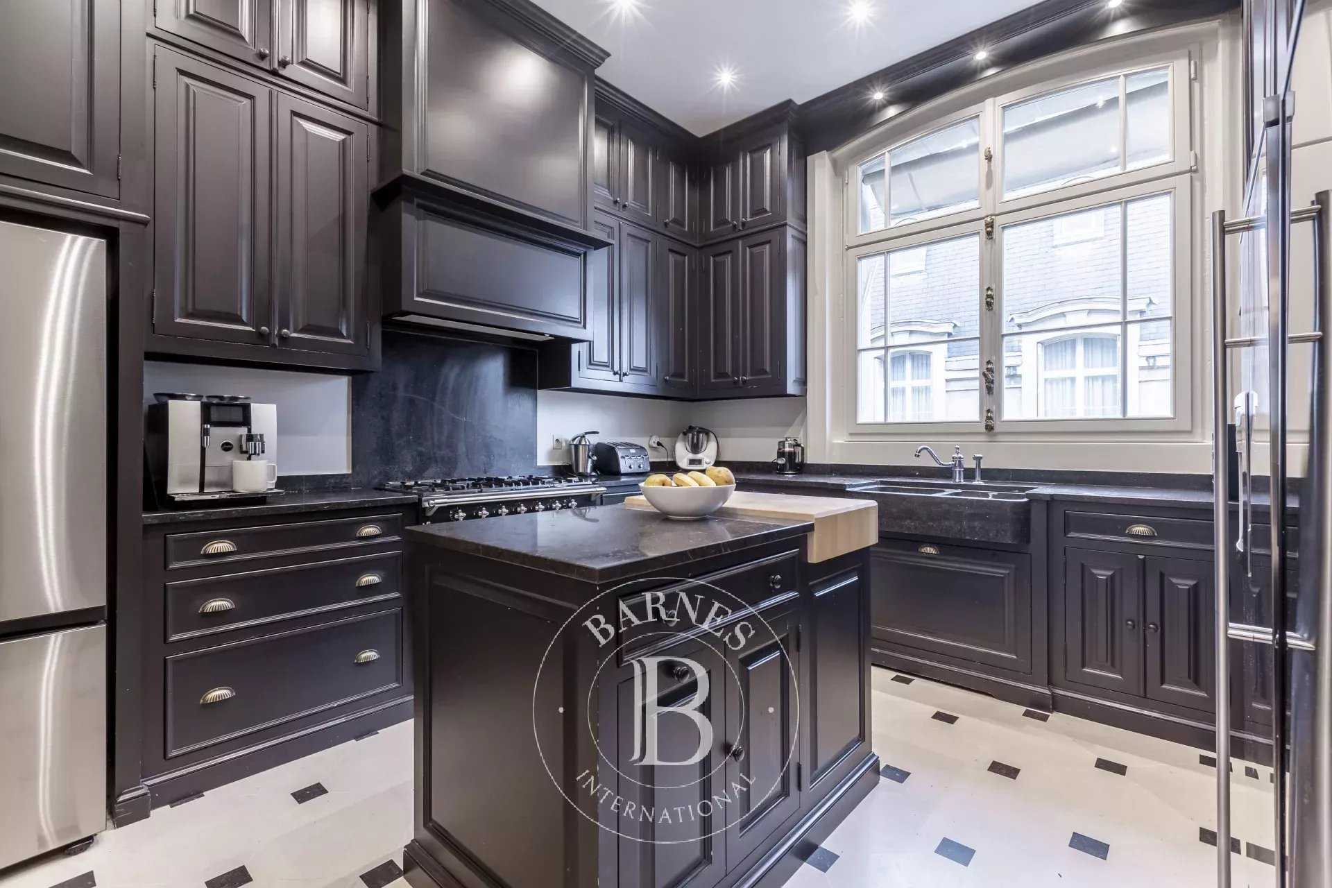 Paris  - Appartement  4 Chambres