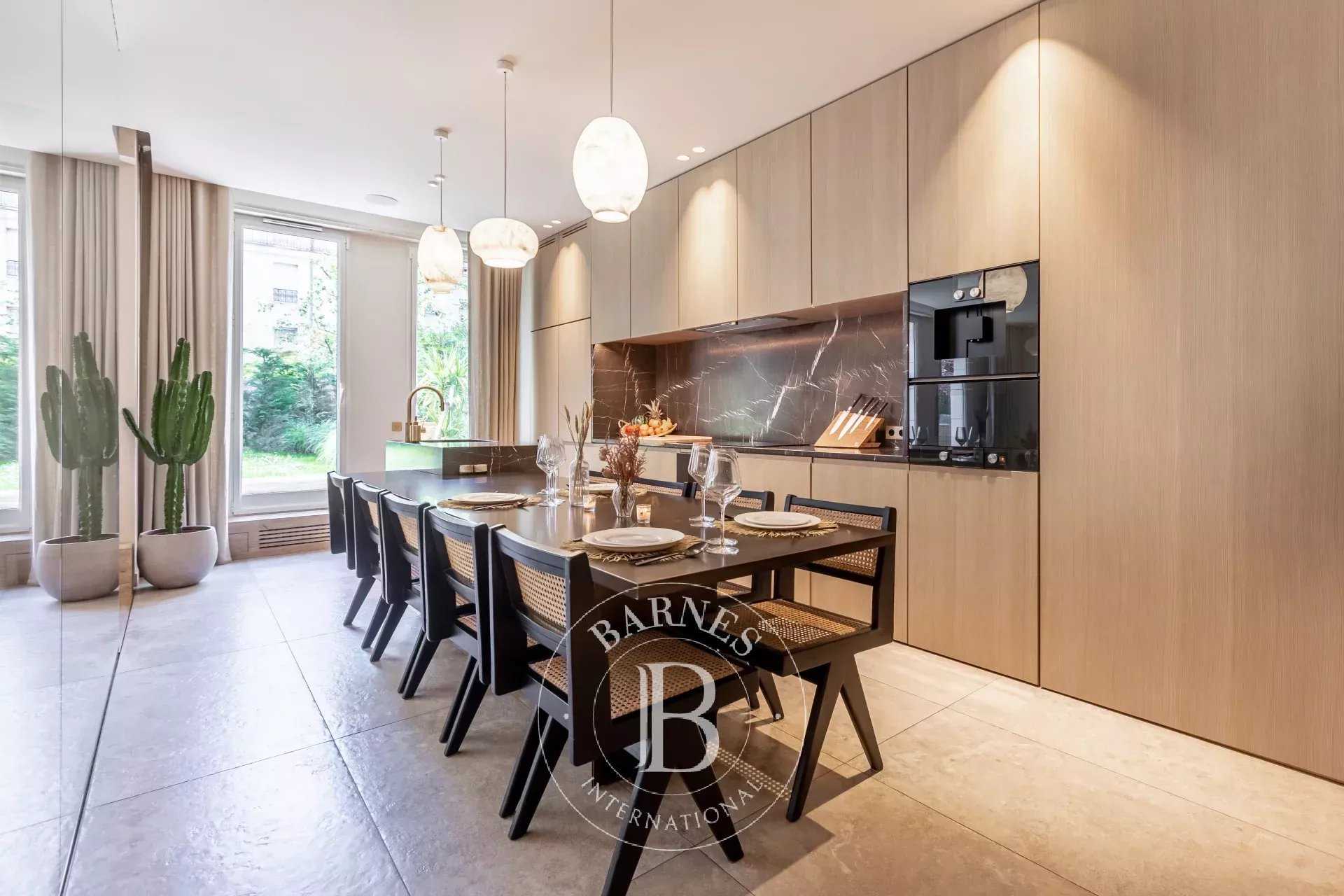 Paris  - Triplex  6 Chambres