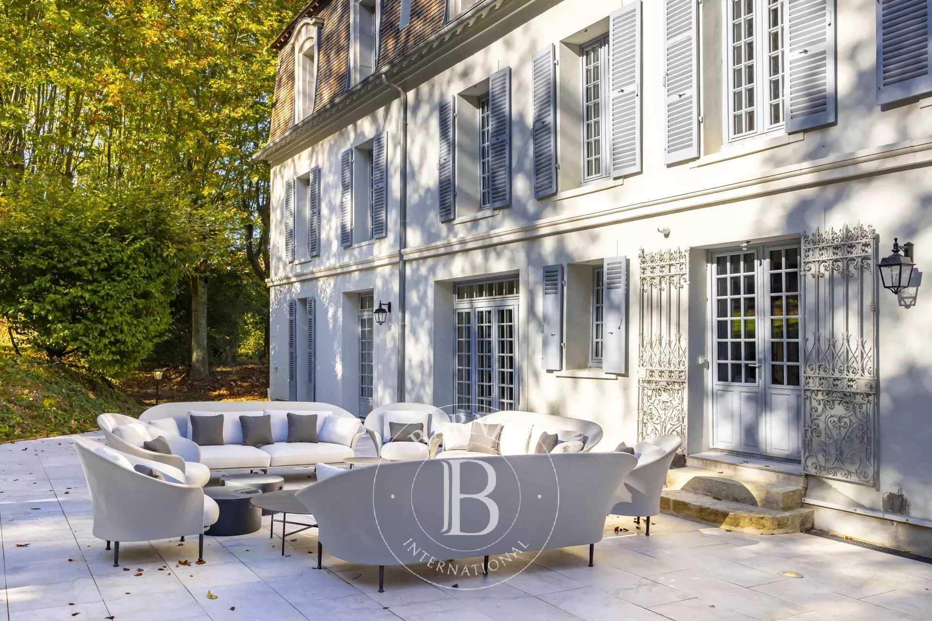 Morainvilliers  - Appartement  11 Chambres