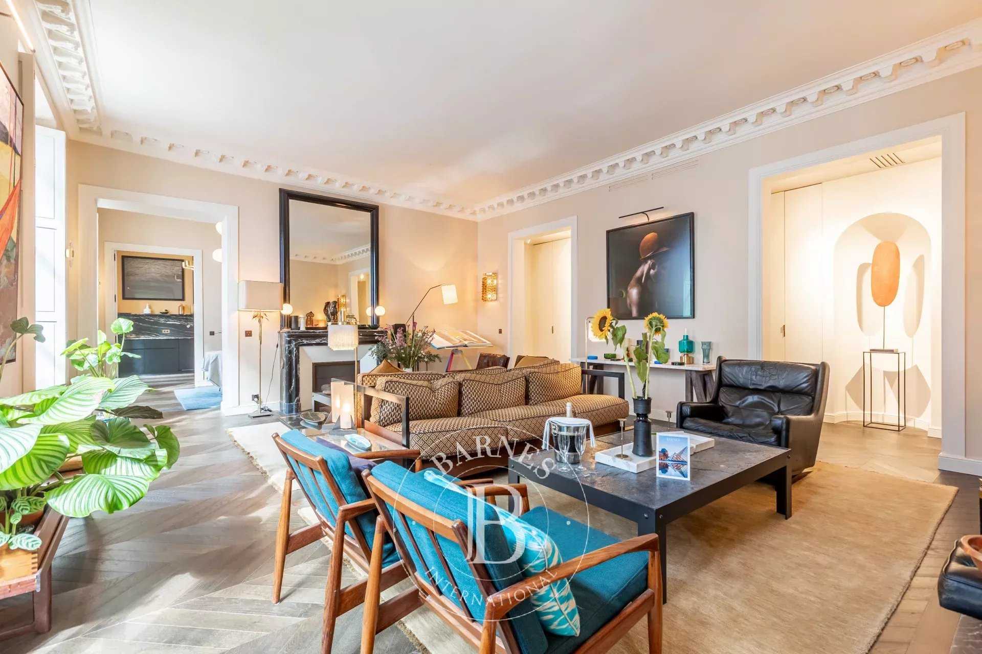 Paris  - Apartment 3 Bedrooms