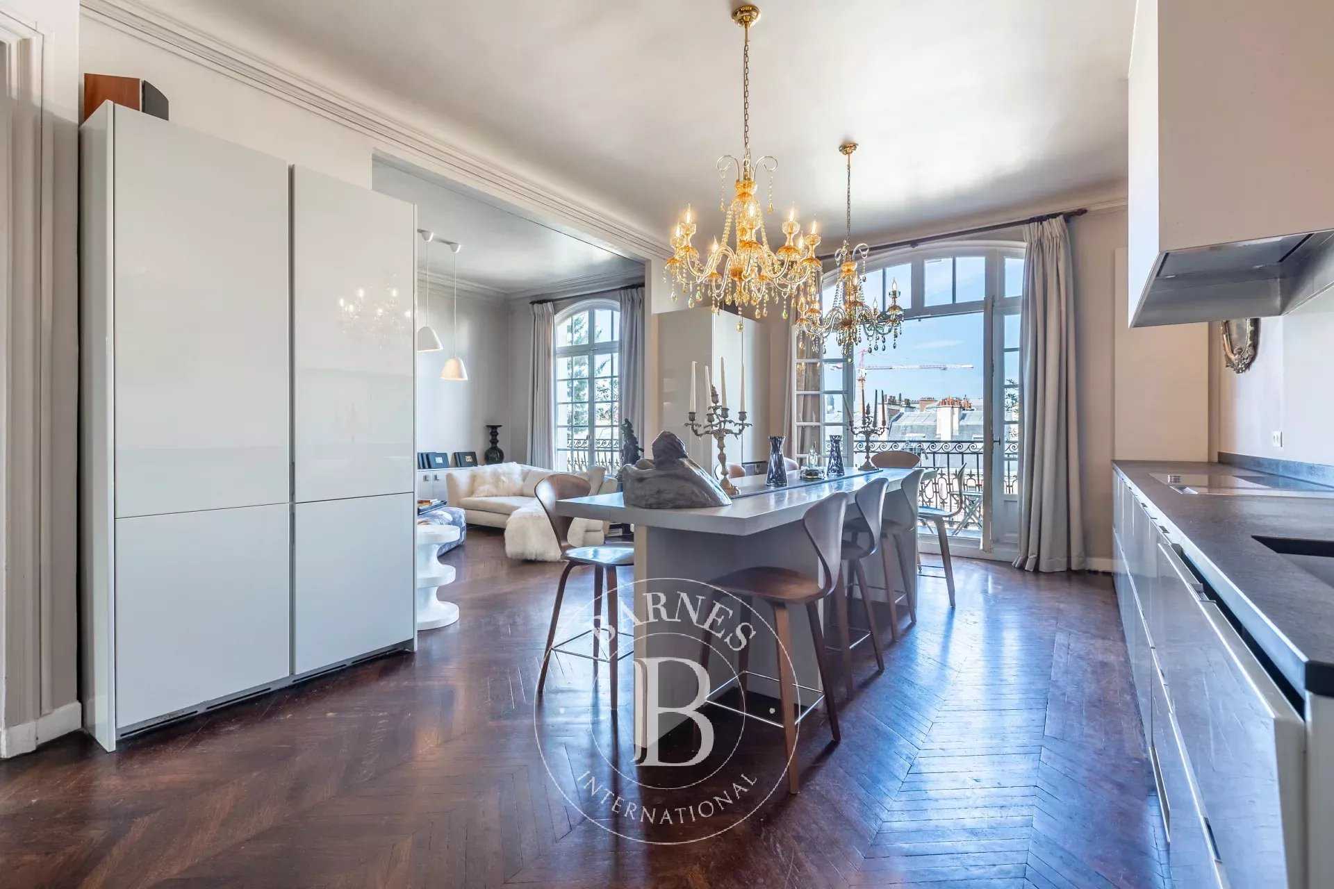 Paris  - Appartement  4 Chambres