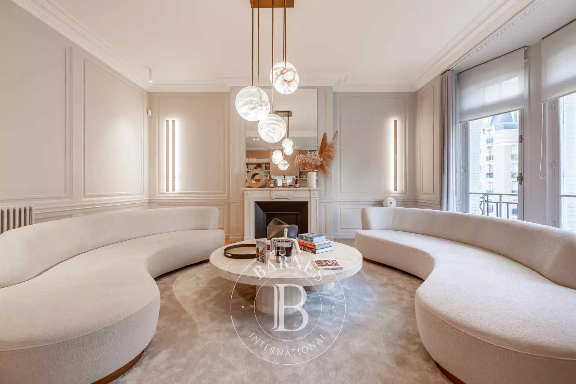 Paris  - Appartement  5 Chambres