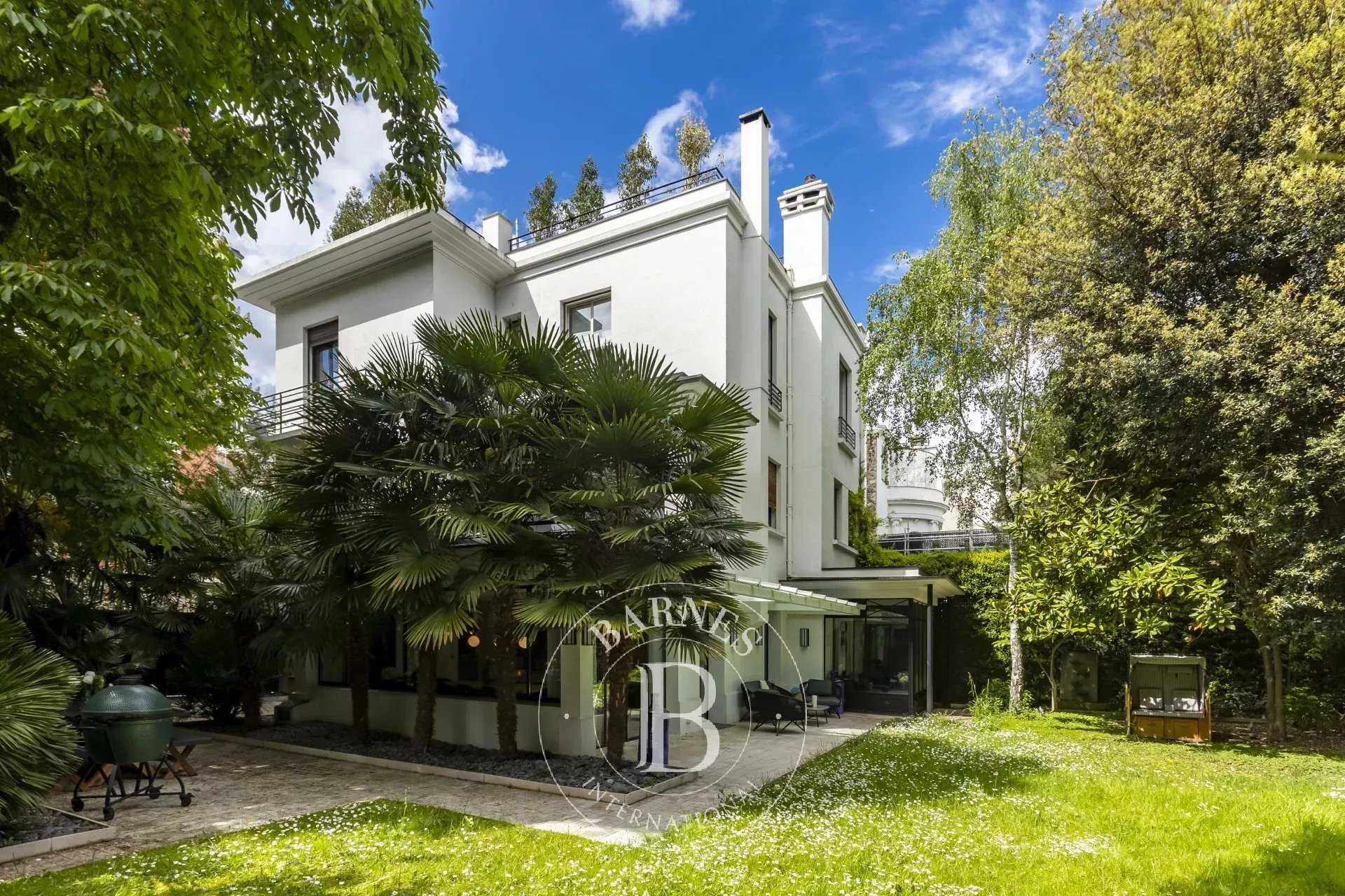 Boulogne-Billancourt  - Hôtel particulier  6 Chambres