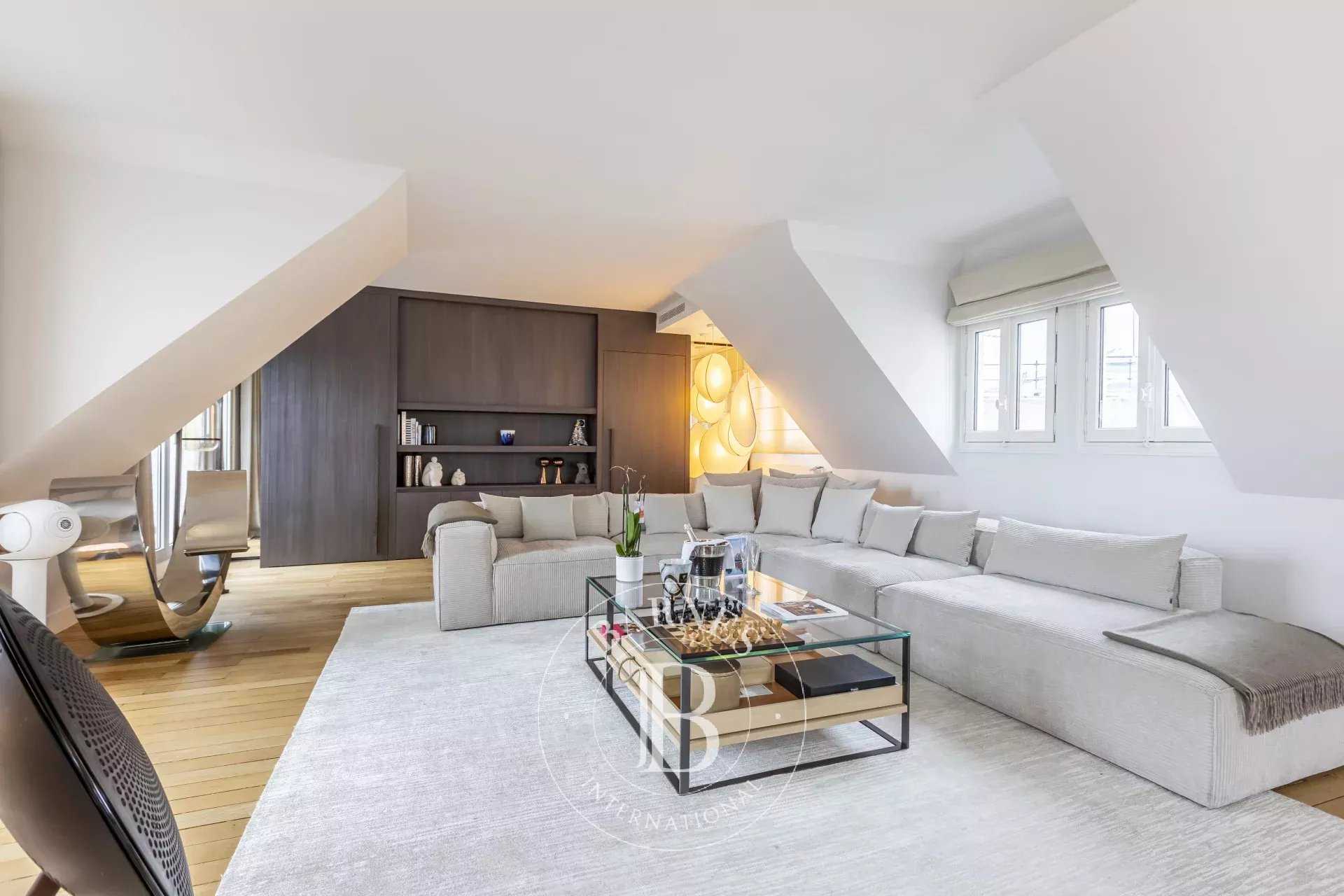 Paris  - Appartement  4 Chambres