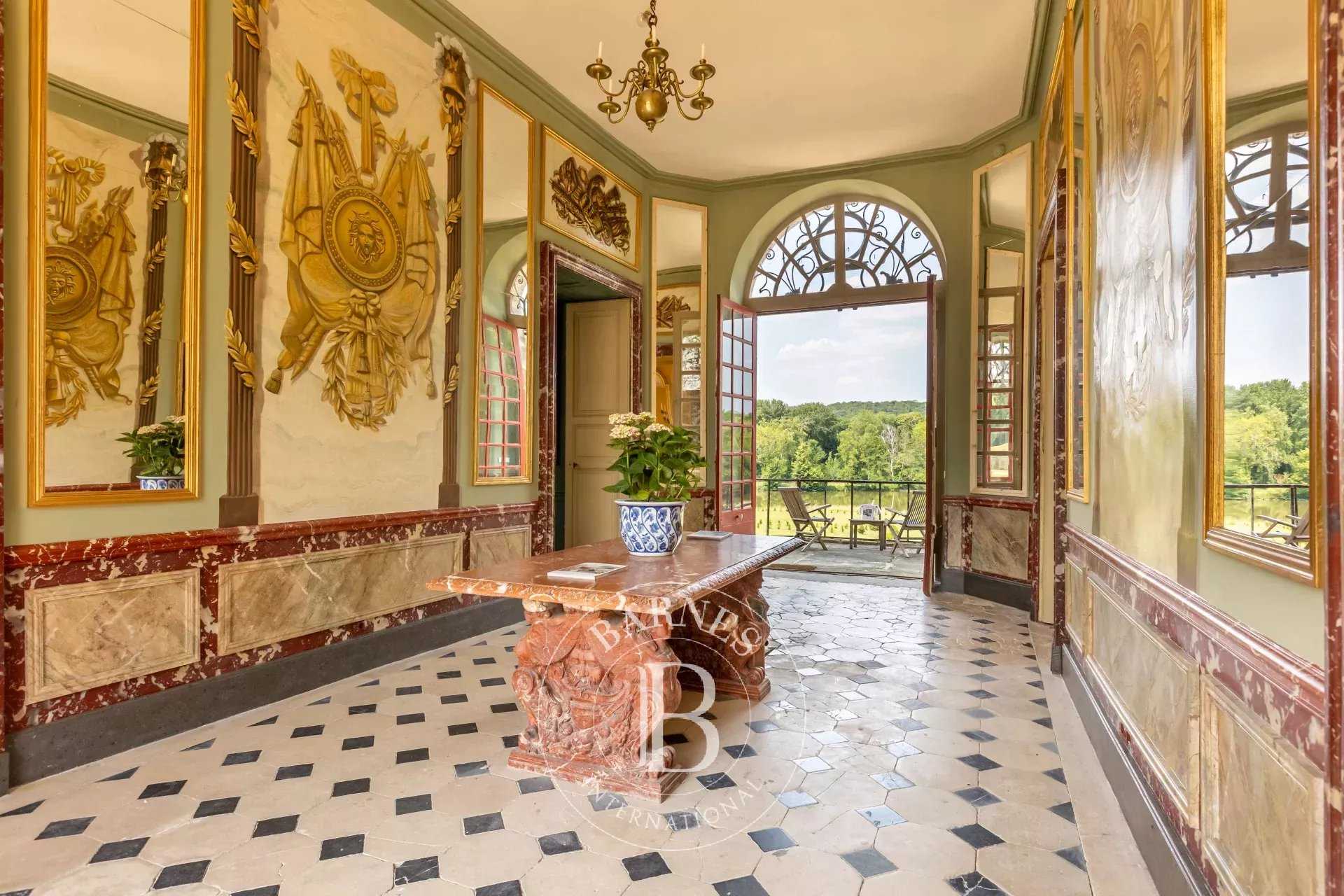 Bouray-sur-Juine  - Château  18 Chambres