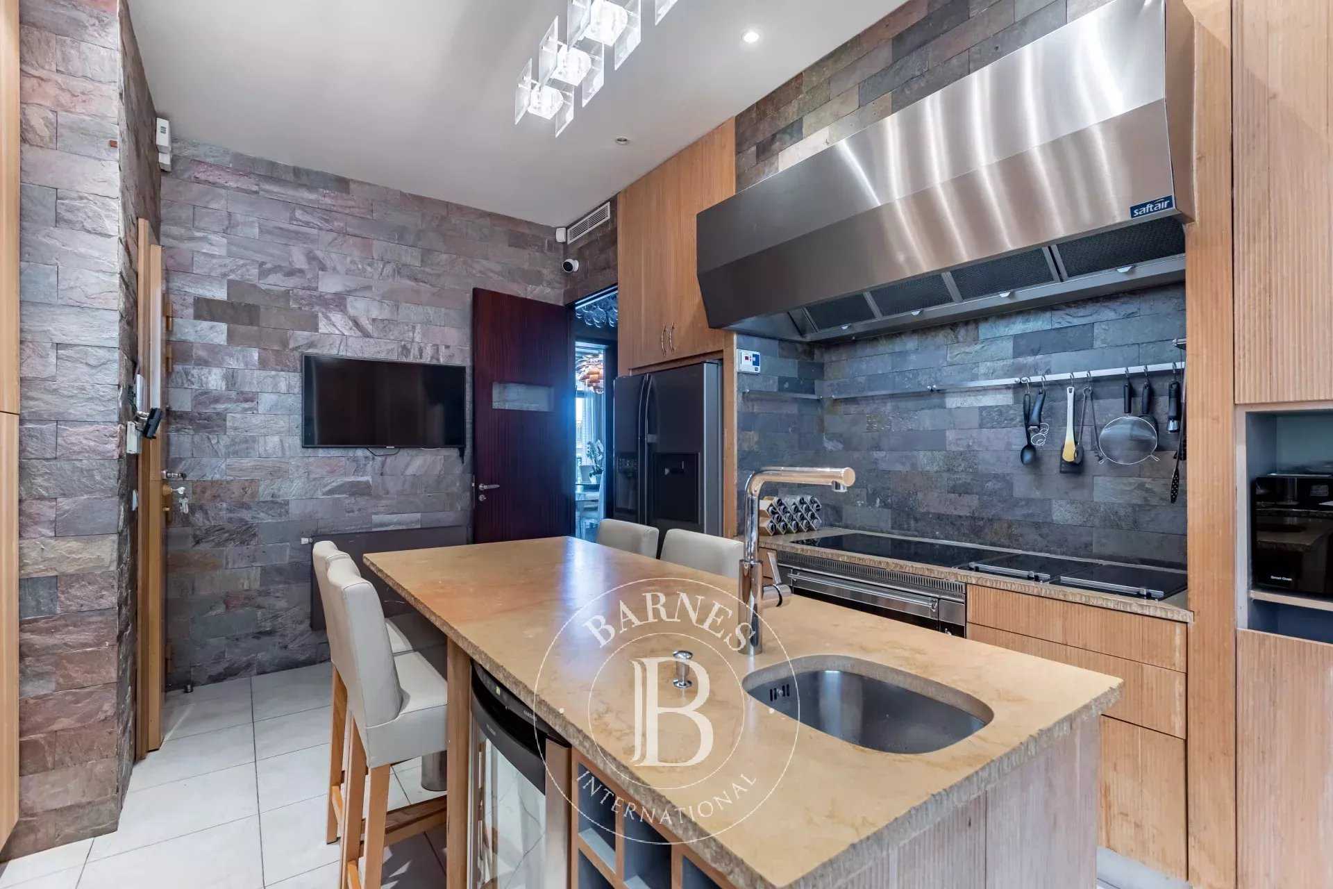 Neuilly-sur-Seine  - Apartment 4 Bedrooms