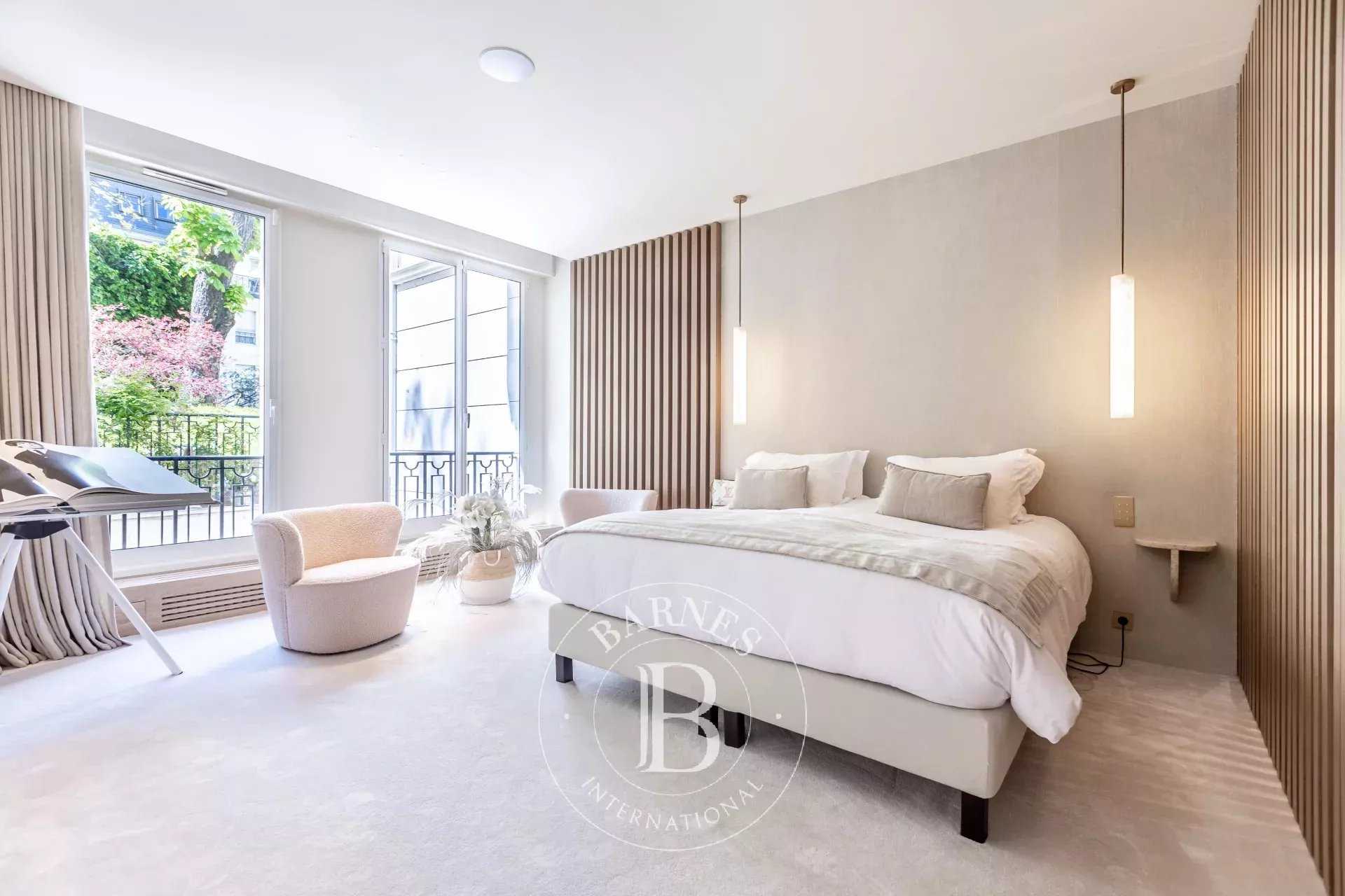 Paris  - Triplex  6 Chambres