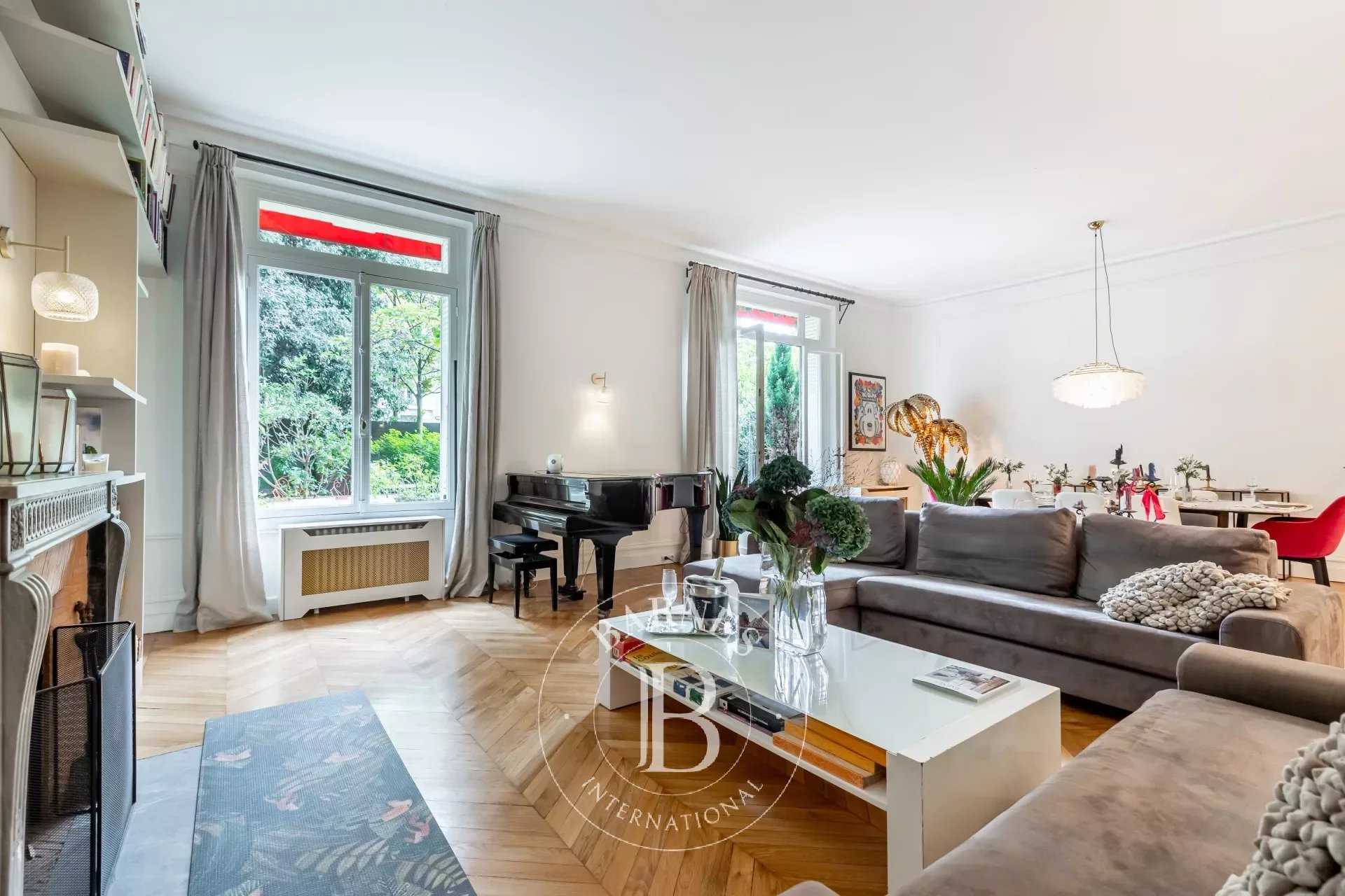 Apartment Neuilly-sur-Seine  -  ref 83382023 (picture 1)