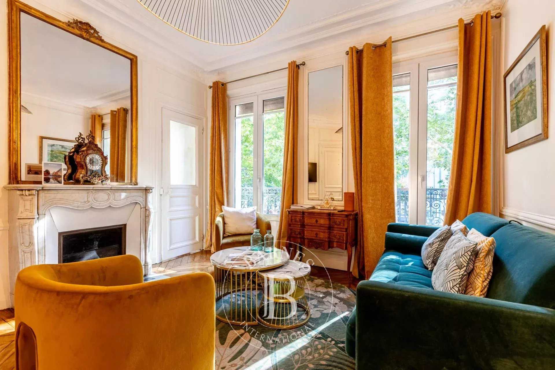 Appartement Paris 75007  -  ref 85948806 (picture 2)