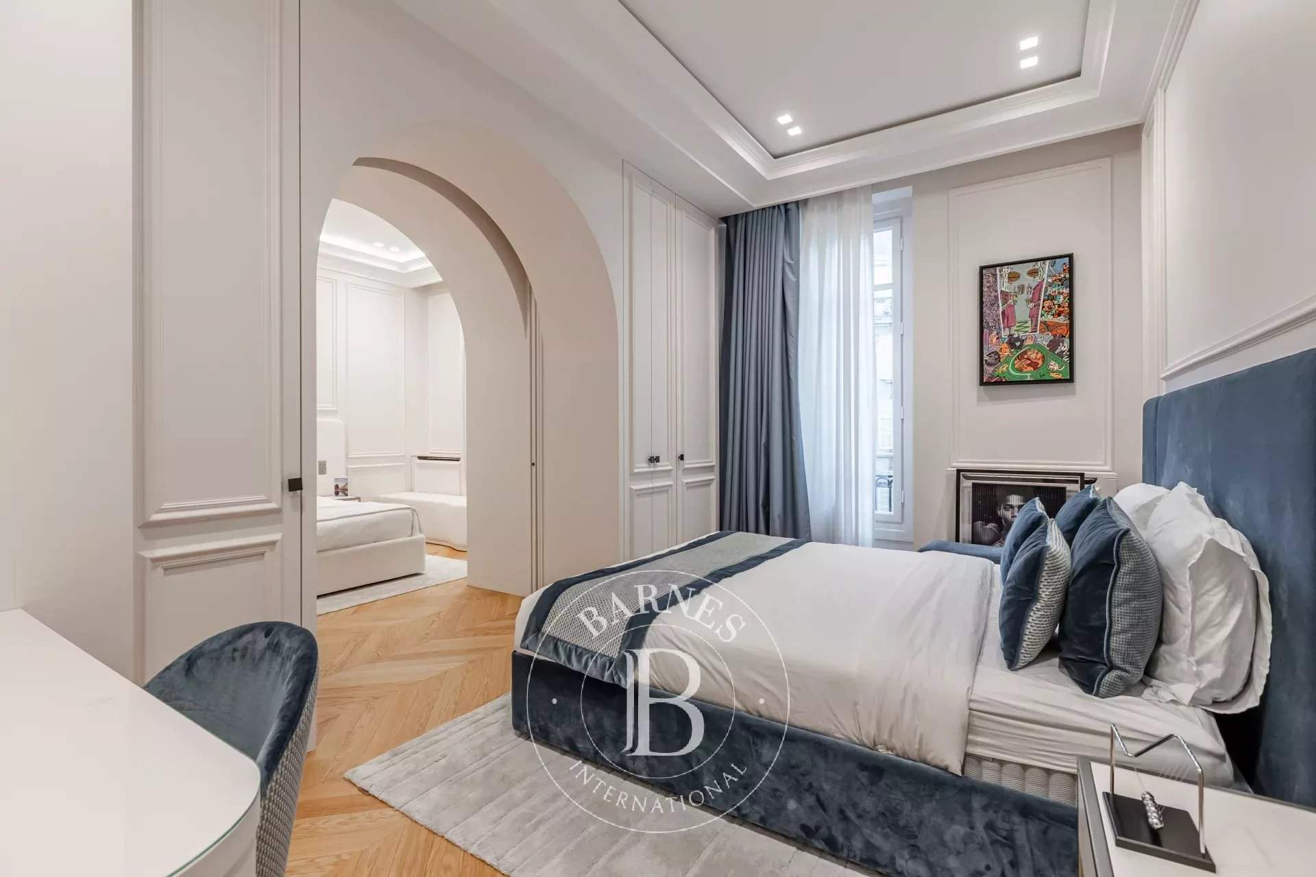 PARIS 08 - APPARTMENT - 5 BEDROOMS picture 16