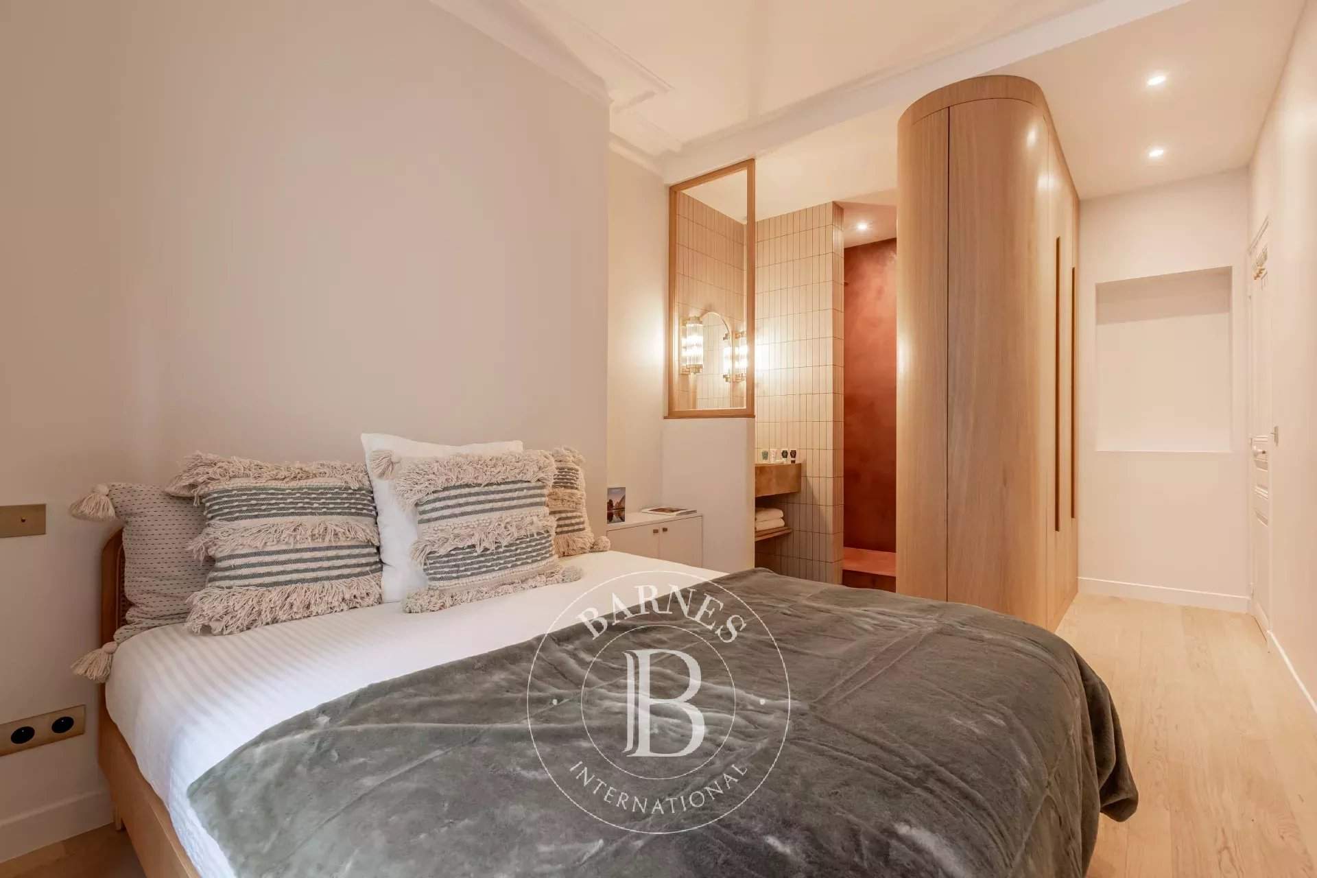 Paris  - Appartement  2 Chambres - picture 12