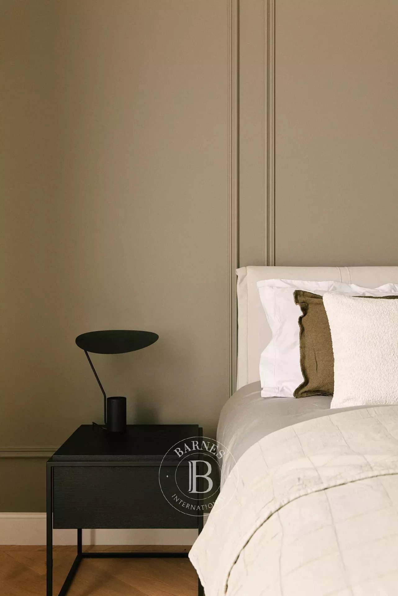 PARIS VI - APPARTEMENT - 2 CHAMBRES - 5 PERSONNES picture 11