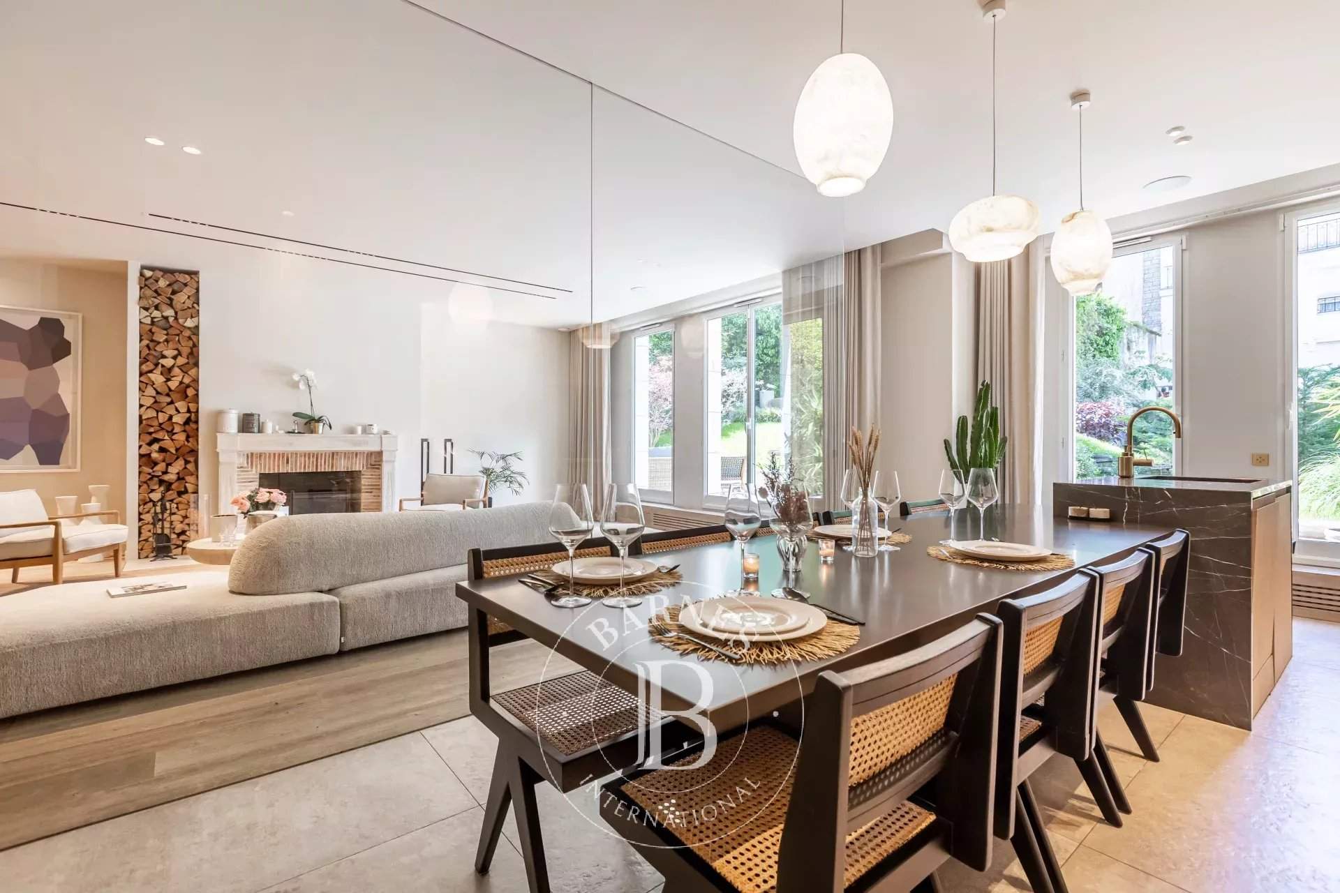 Paris  - Triplex  6 Chambres - picture 4