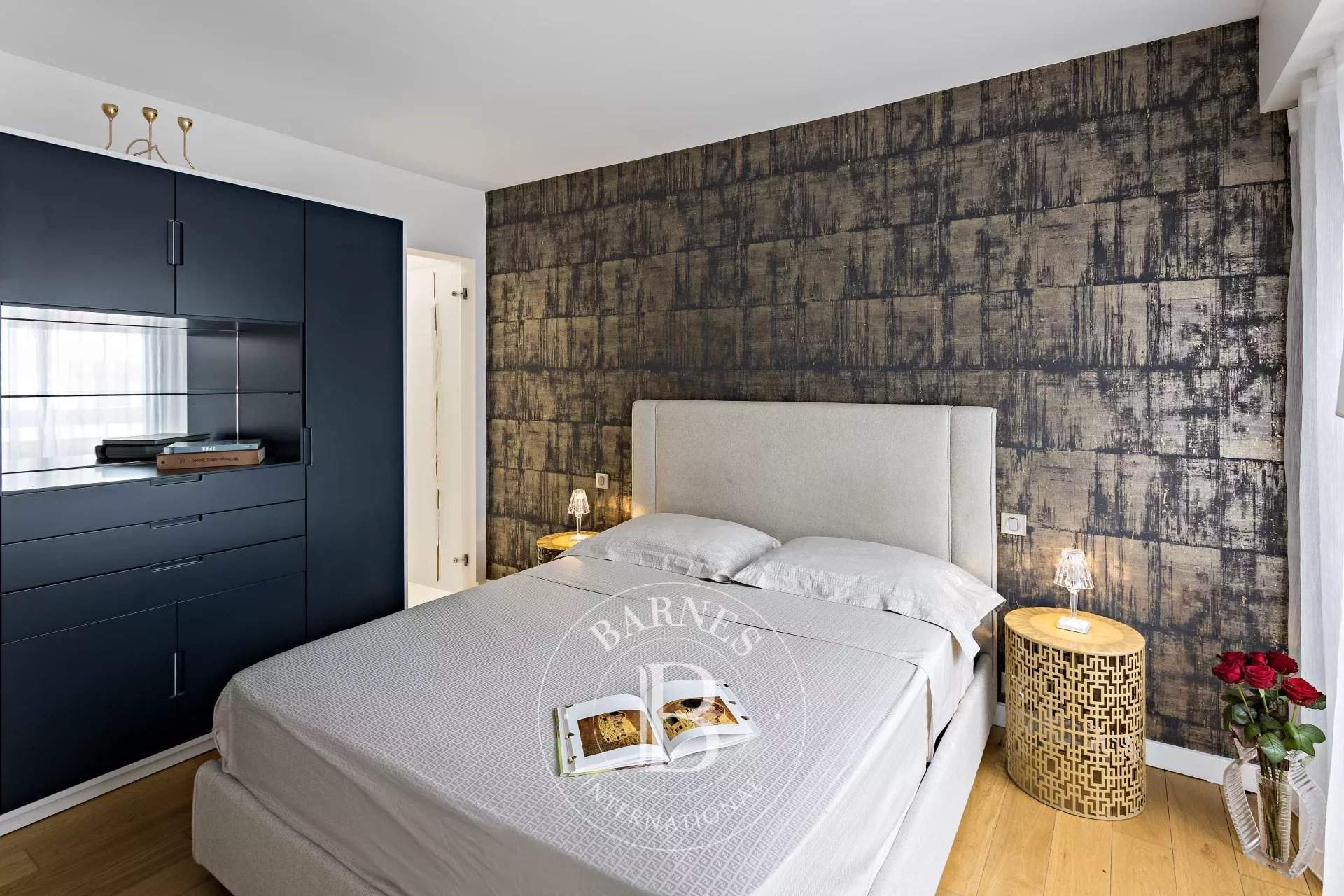 The short-term rental service at BARNES presents this property : picture 5