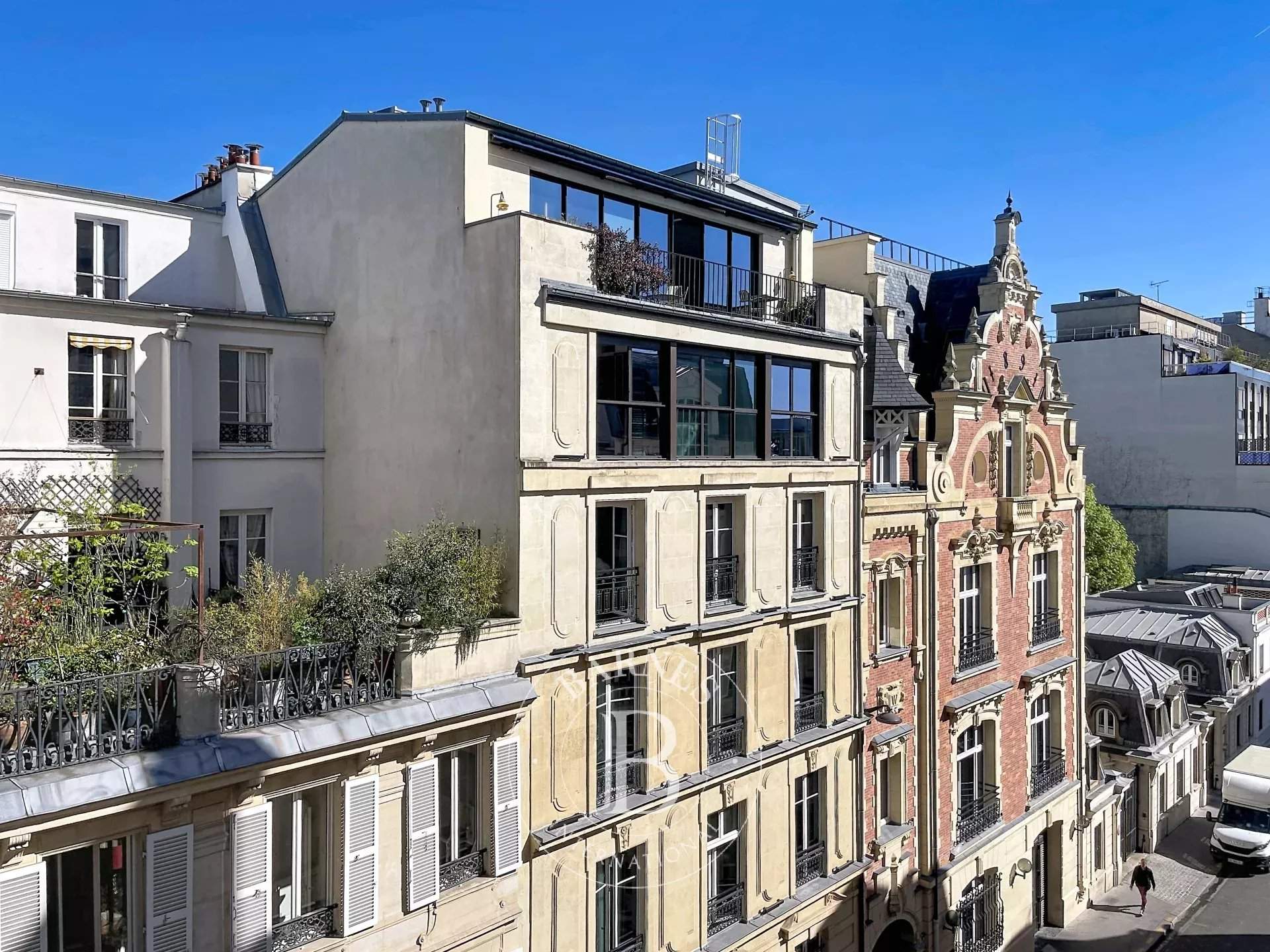 The short-term rental service at BARNES presents this property : picture 14