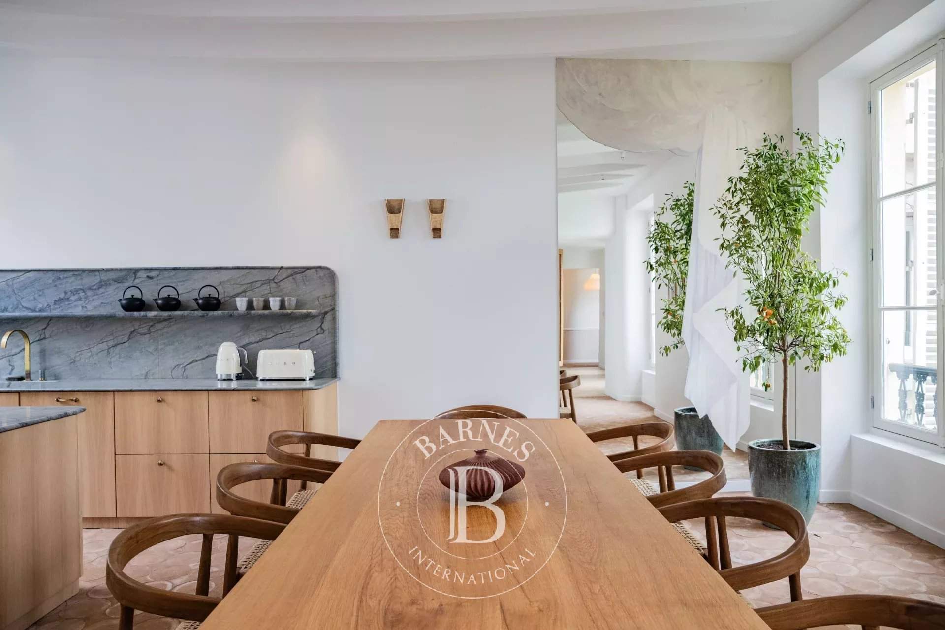 PARIS VIII - 3 BEDROOM APARTMENT -  6 GUESTS picture 4