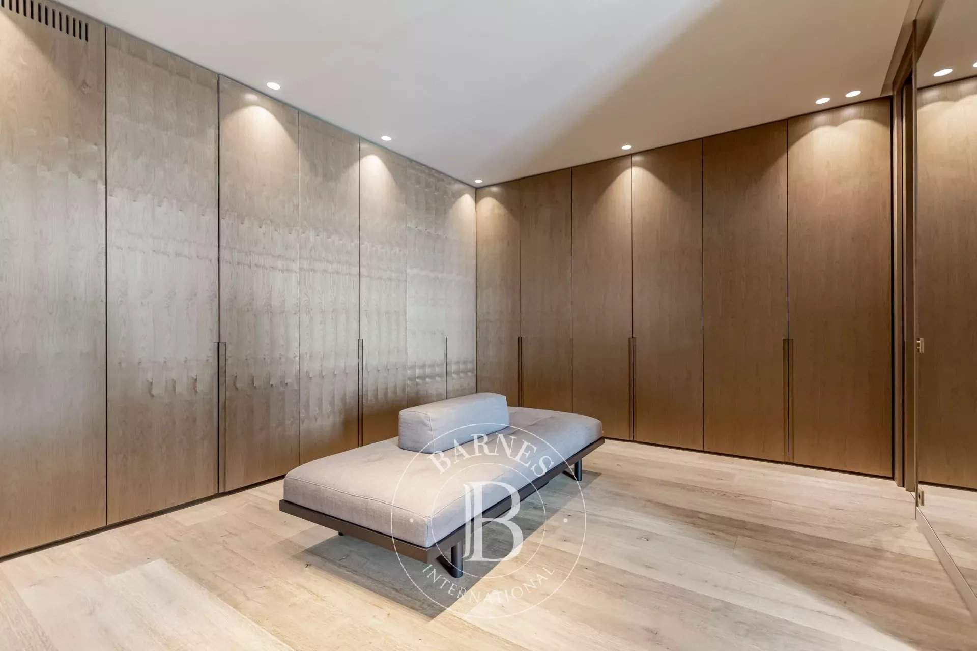 Paris  - Triplex  6 Chambres - picture 8