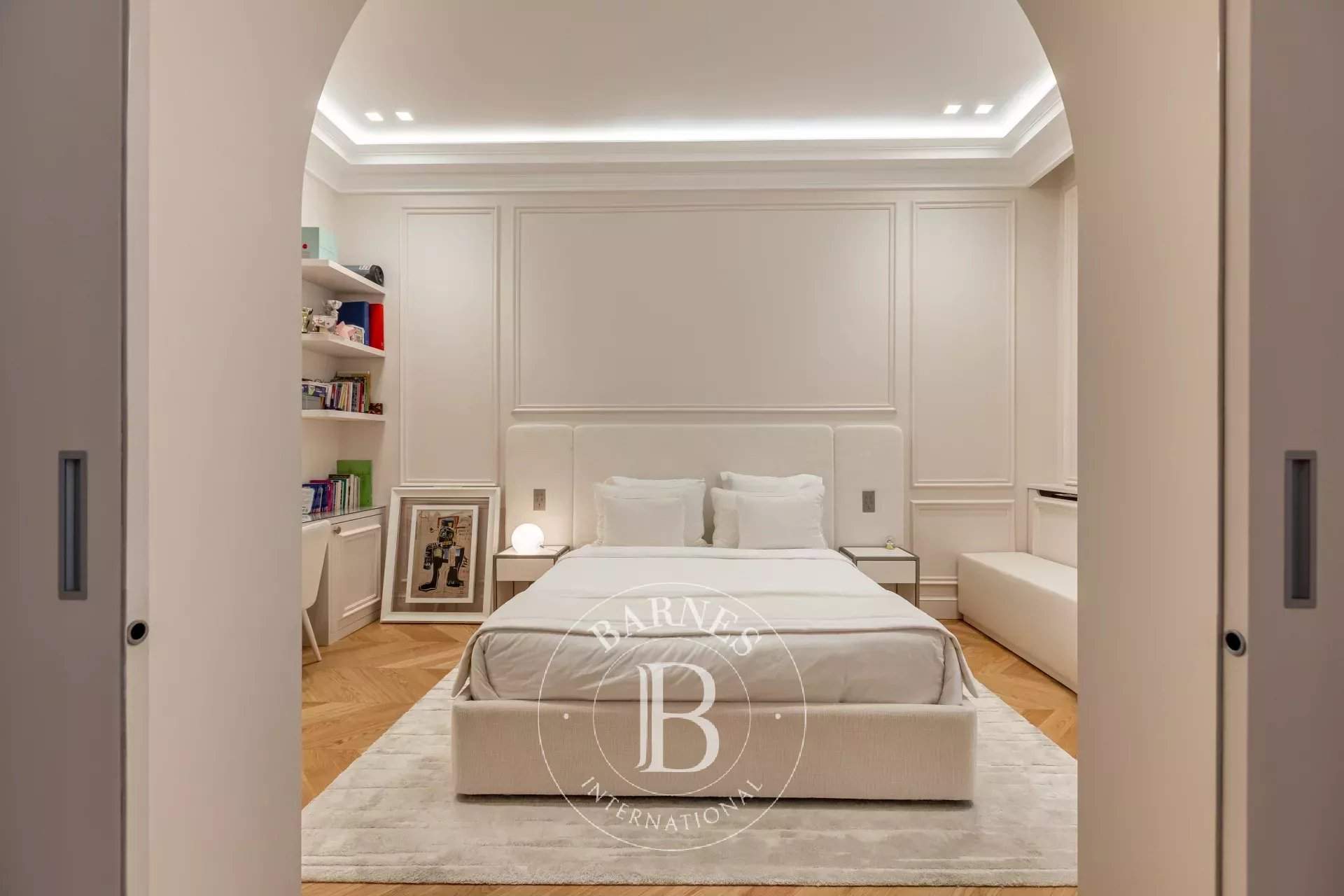 PARIS 08 - APPARTMENT - 5 BEDROOMS picture 19