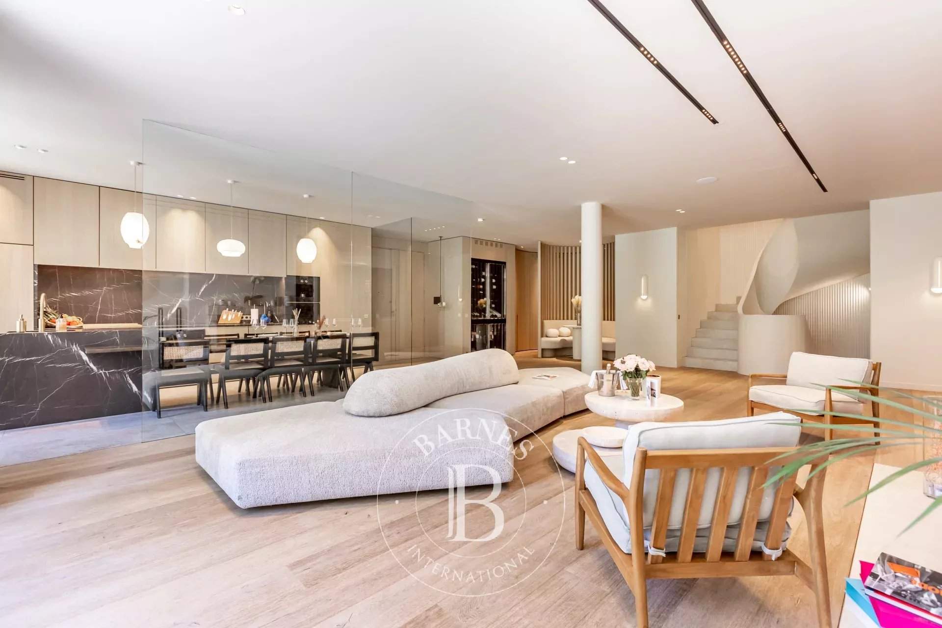 Paris  - Triplex  6 Chambres - picture 1