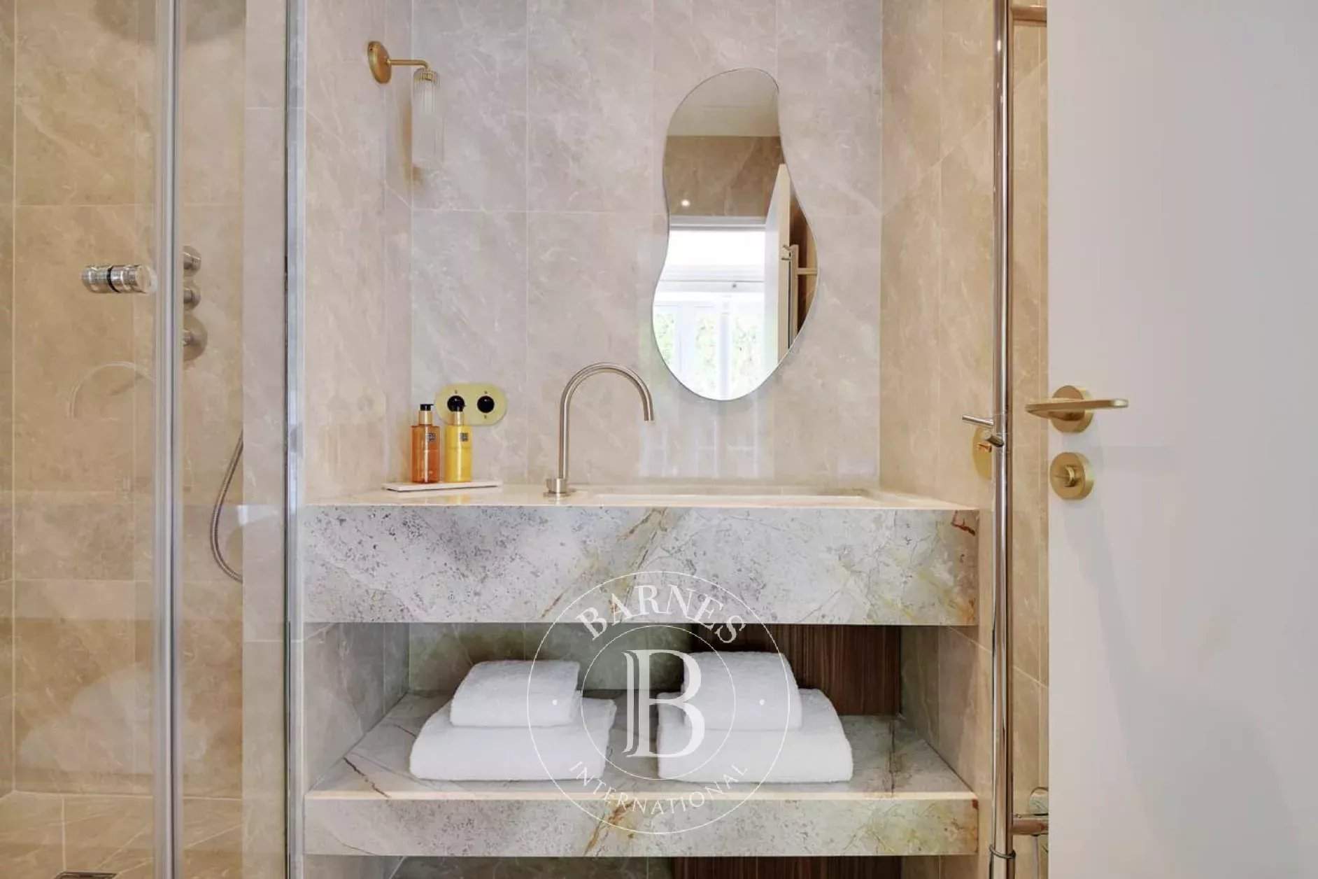 PARIS VI - APARTMENT - 3 BEDROOMS - 6 ADULTS picture 15