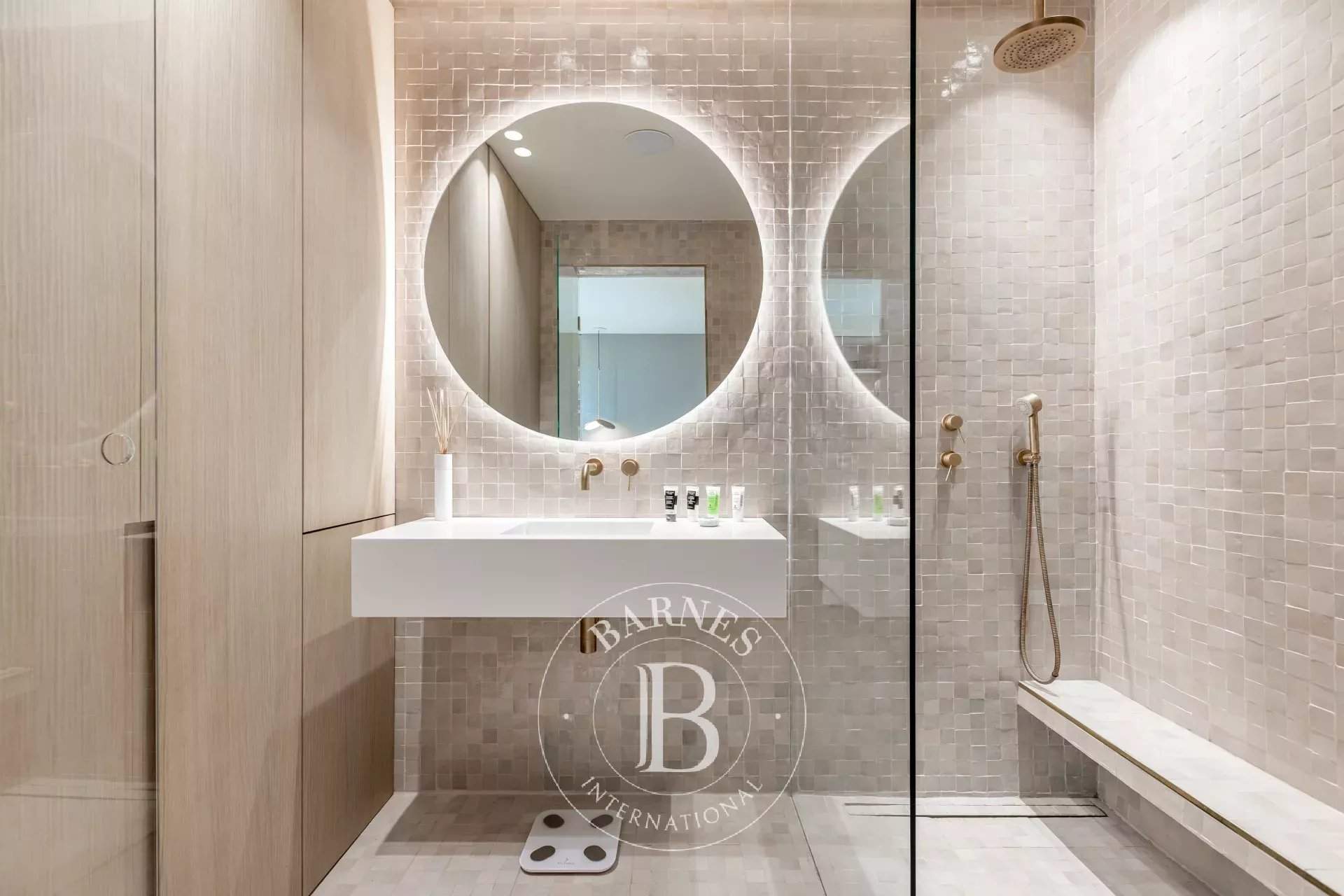 Paris  - Triplex  6 Chambres - picture 14