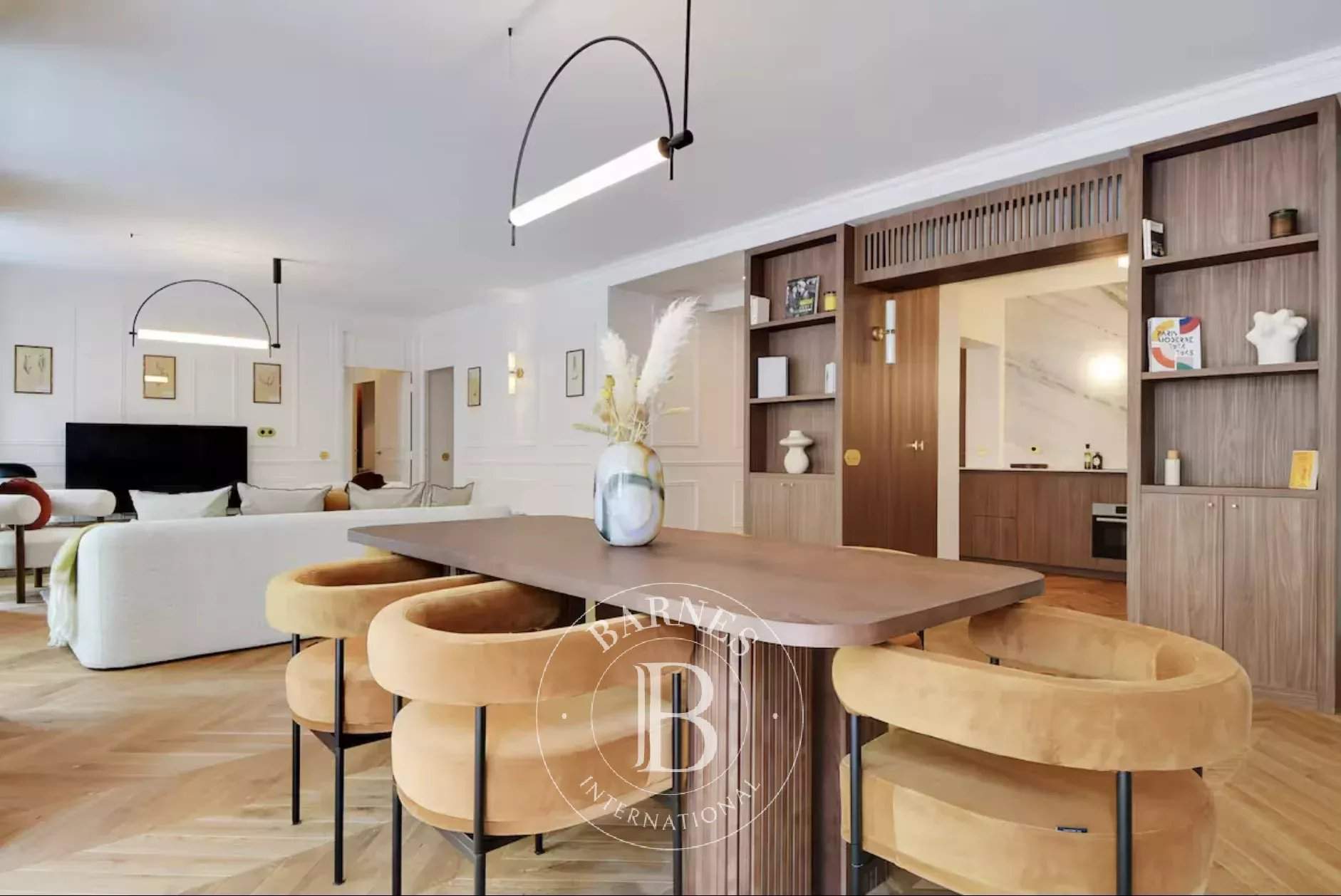 PARIS VI - APARTMENT - 3 BEDROOMS - 6 ADULTS picture 6