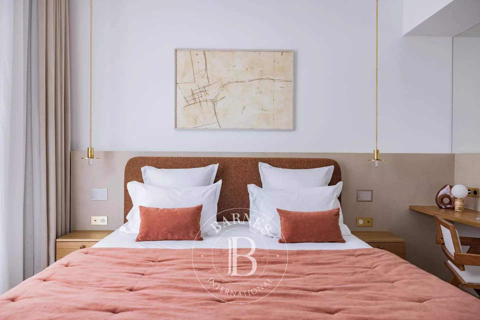 PARIS VIII - 3 BEDROOM APARTMENT -  6 GUESTS picture 12