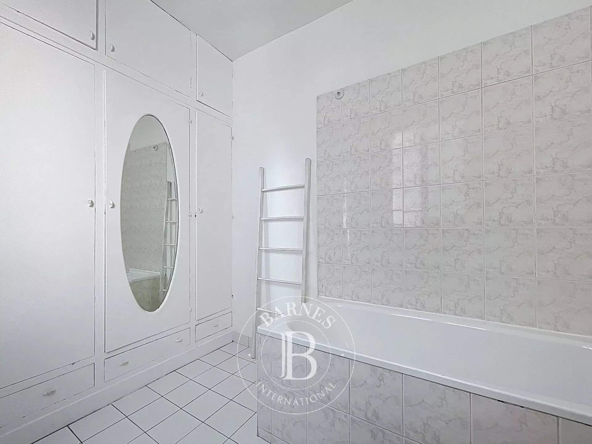 The short-term rental service at BARNES presents this property : picture 11