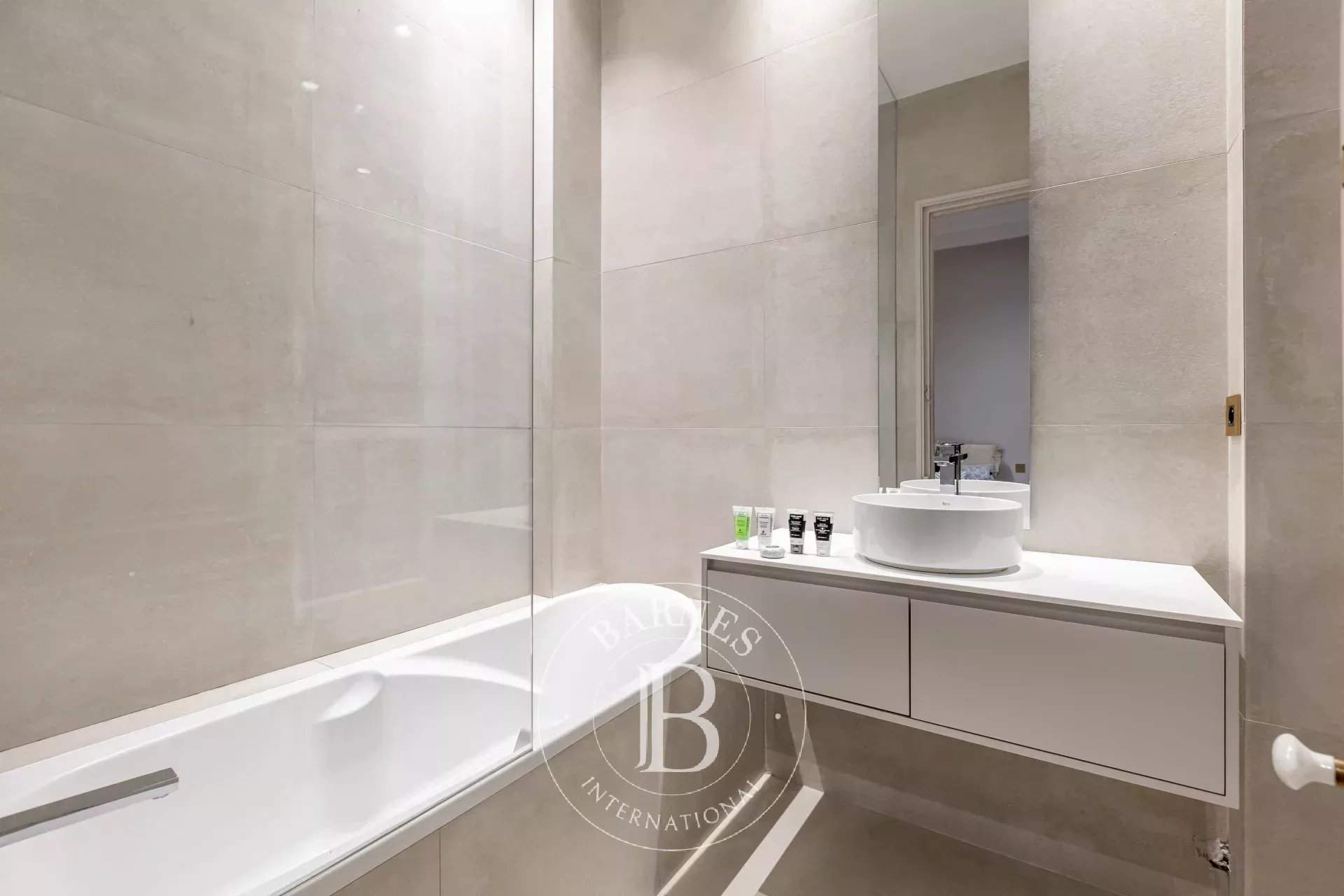 Paris  - Appartement  5 Chambres - picture 19