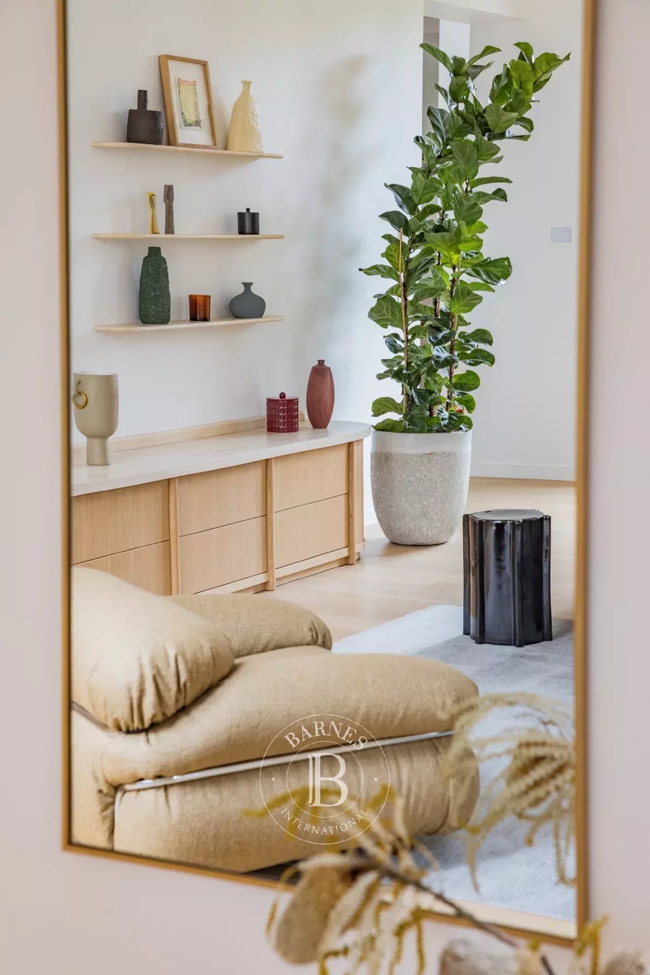 PARIS VIII - 3 BEDROOM APARTMENT -  6 GUESTS picture 17