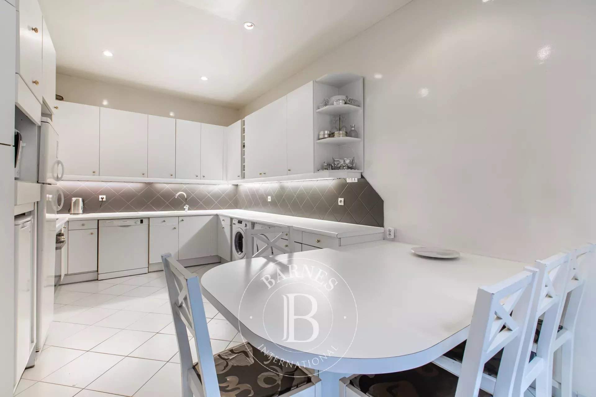 Paris  - Appartement  2 Chambres - picture 13