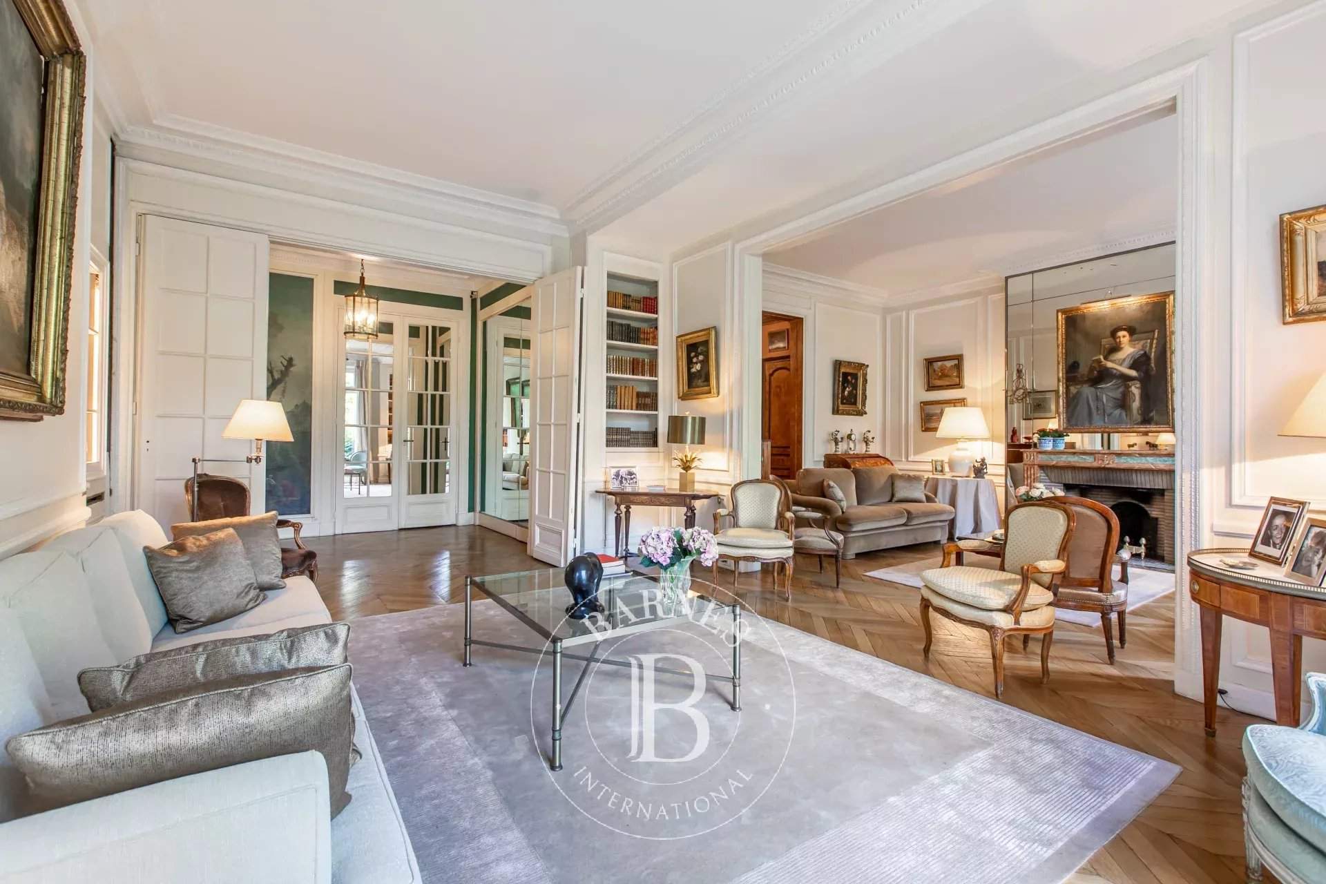 Paris  - Appartement  2 Chambres - picture 2