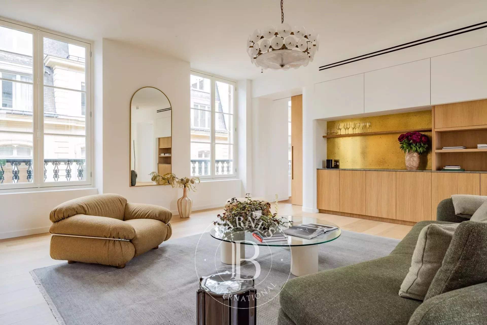 PARIS VIII - 3 BEDROOM APARTMENT -  6 GUESTS picture 3