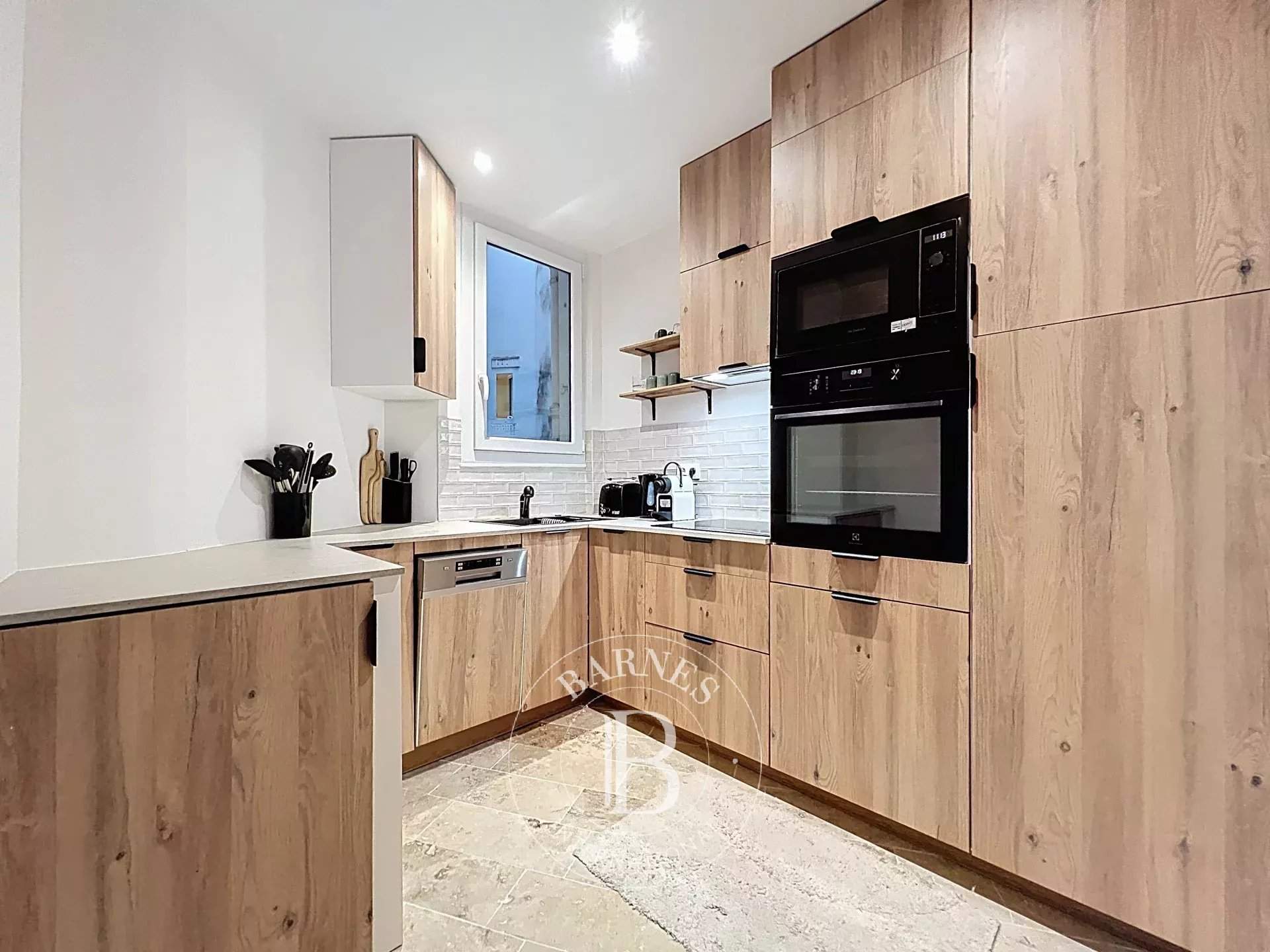 PARIS VII - FLAT - 2 BEDROOMS - 3 PEOPLE picture 9