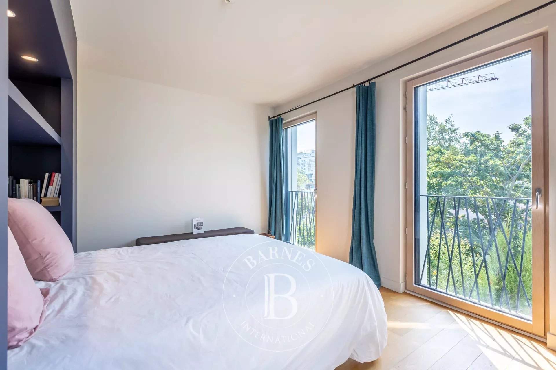 Issy-les-Moulineaux  - Duplex  2 Chambres - picture 9