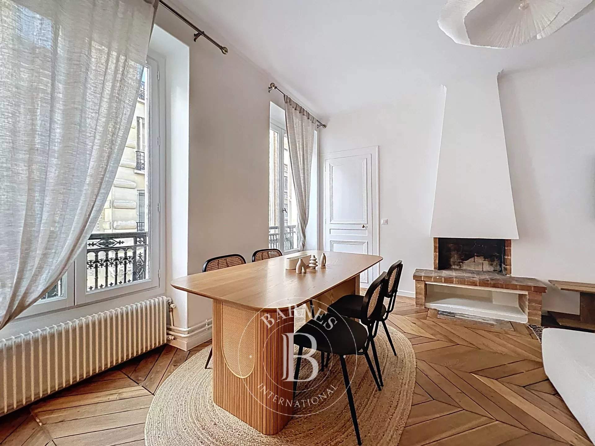PARIS VII - FLAT - 2 BEDROOMS - 3 PEOPLE picture 2