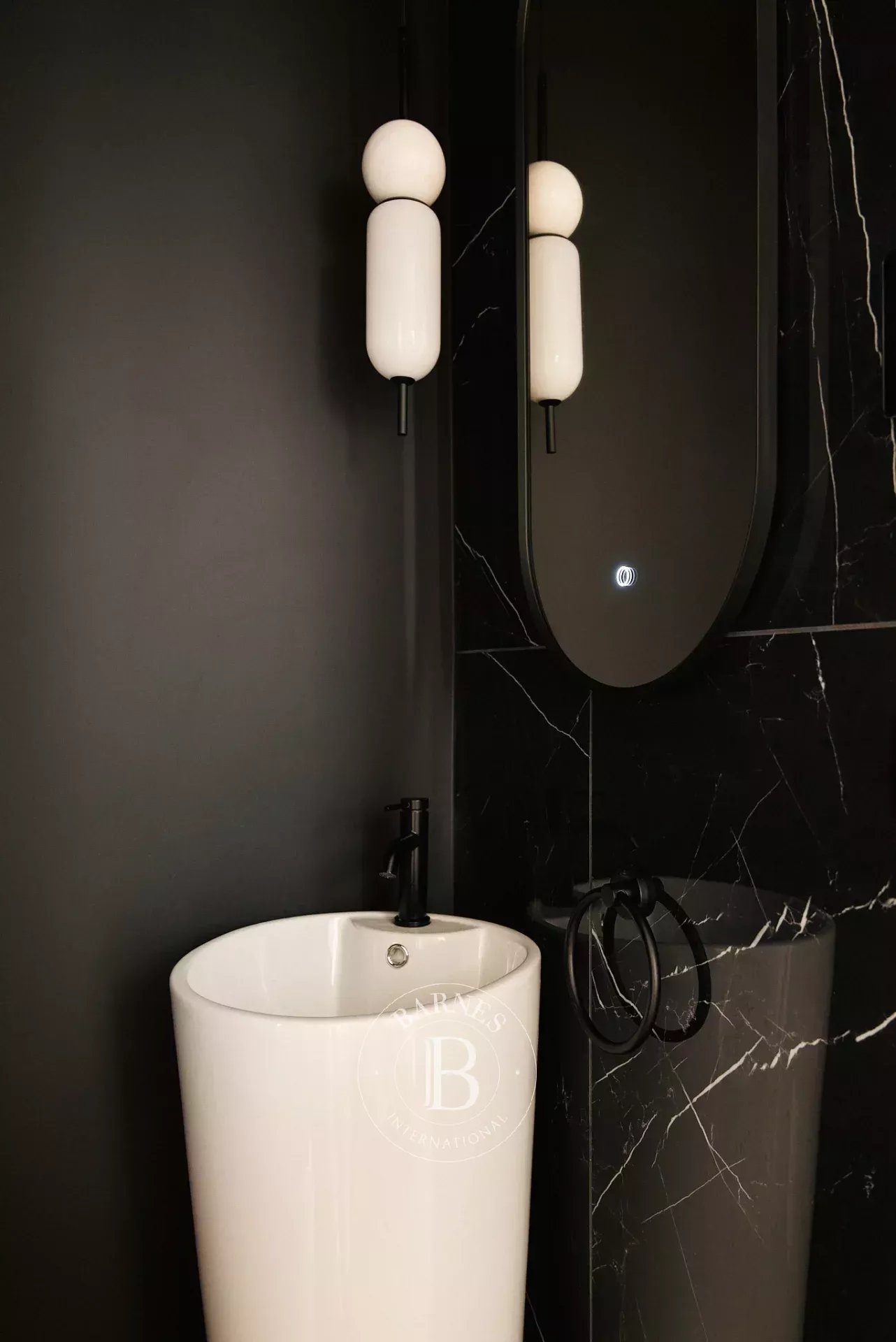 PARIS VI - APPARTEMENT - 2 CHAMBRES - 5 PERSONNES picture 18