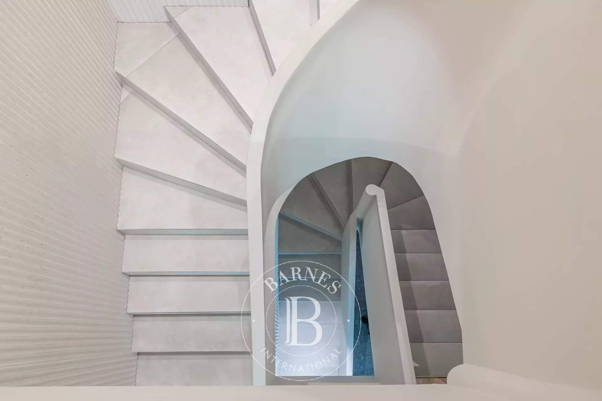 Paris  - Triplex  6 Chambres - picture 16