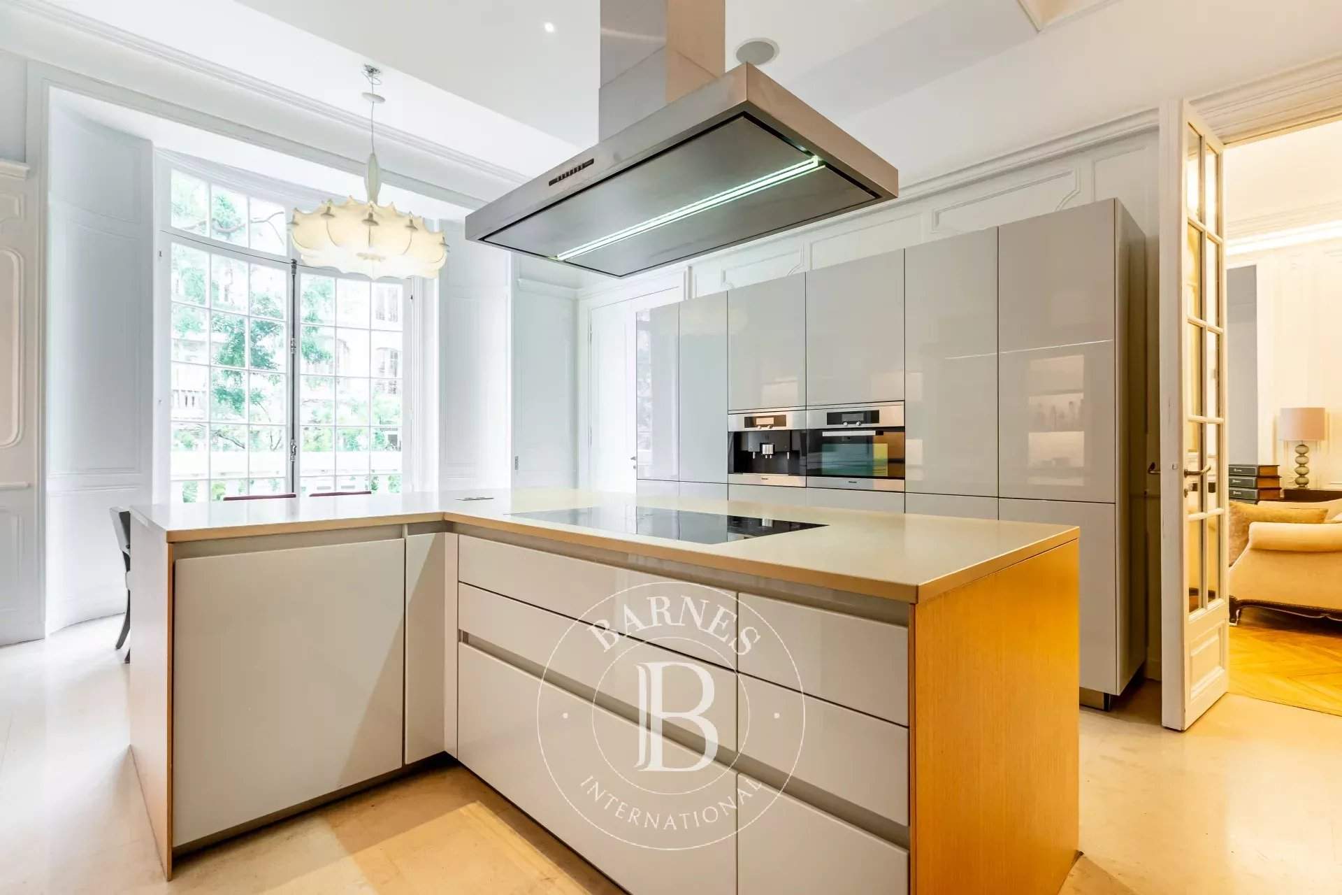 PARIS 16 - APARTMENT - 4/5 BEDROOMS picture 15