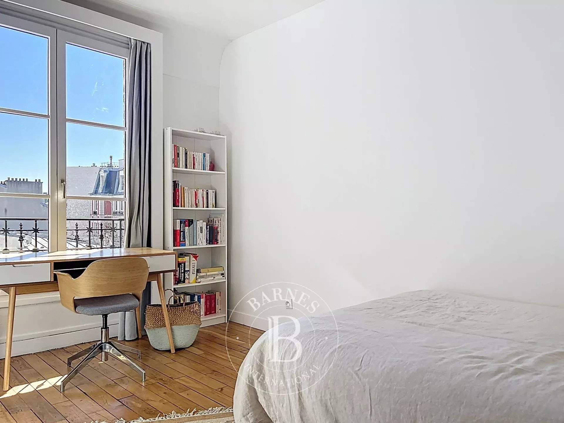 The short-term rental service at BARNES presents this property : picture 8